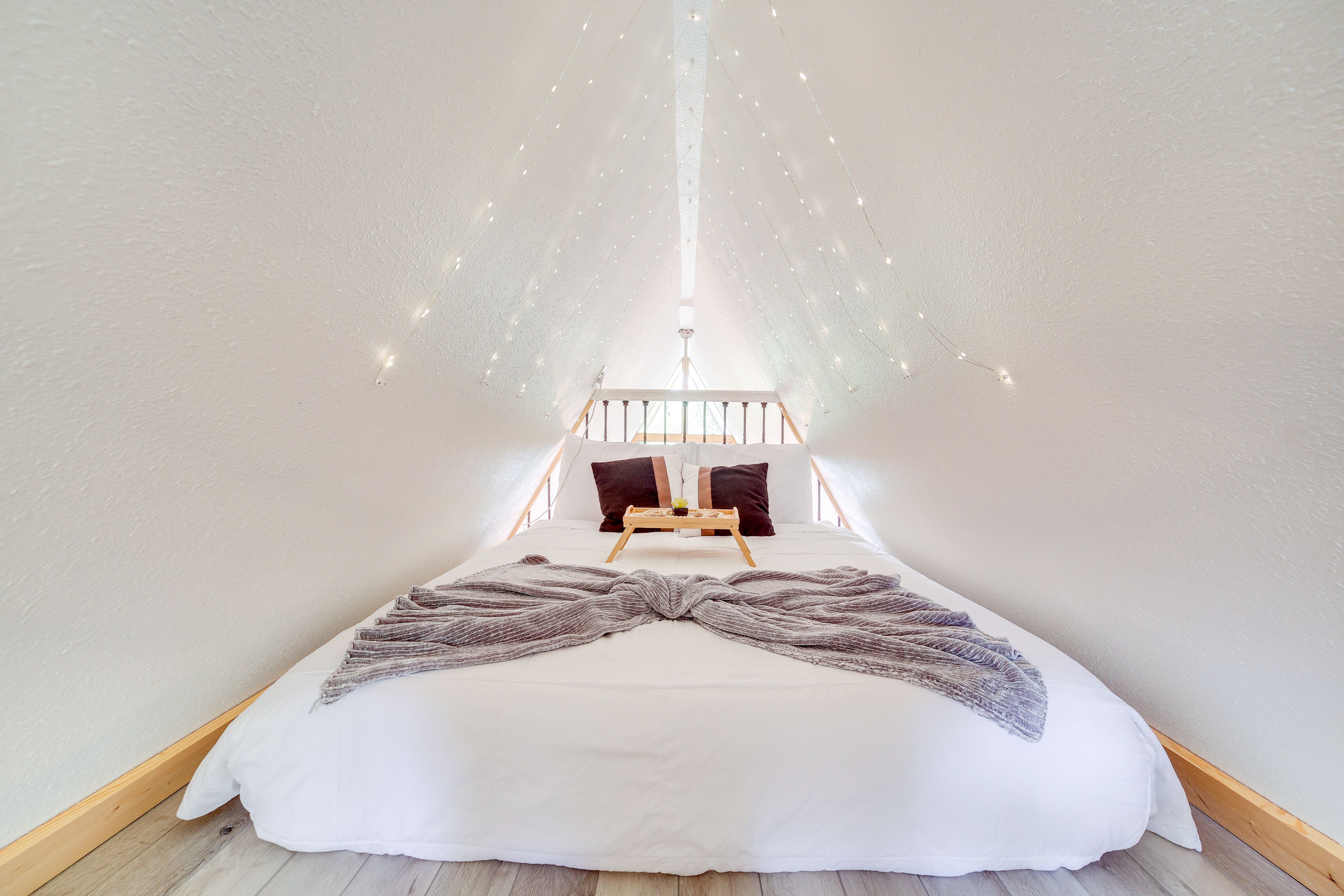Loft Sleeping Area | 2nd Floor | Queen Floor Mattress