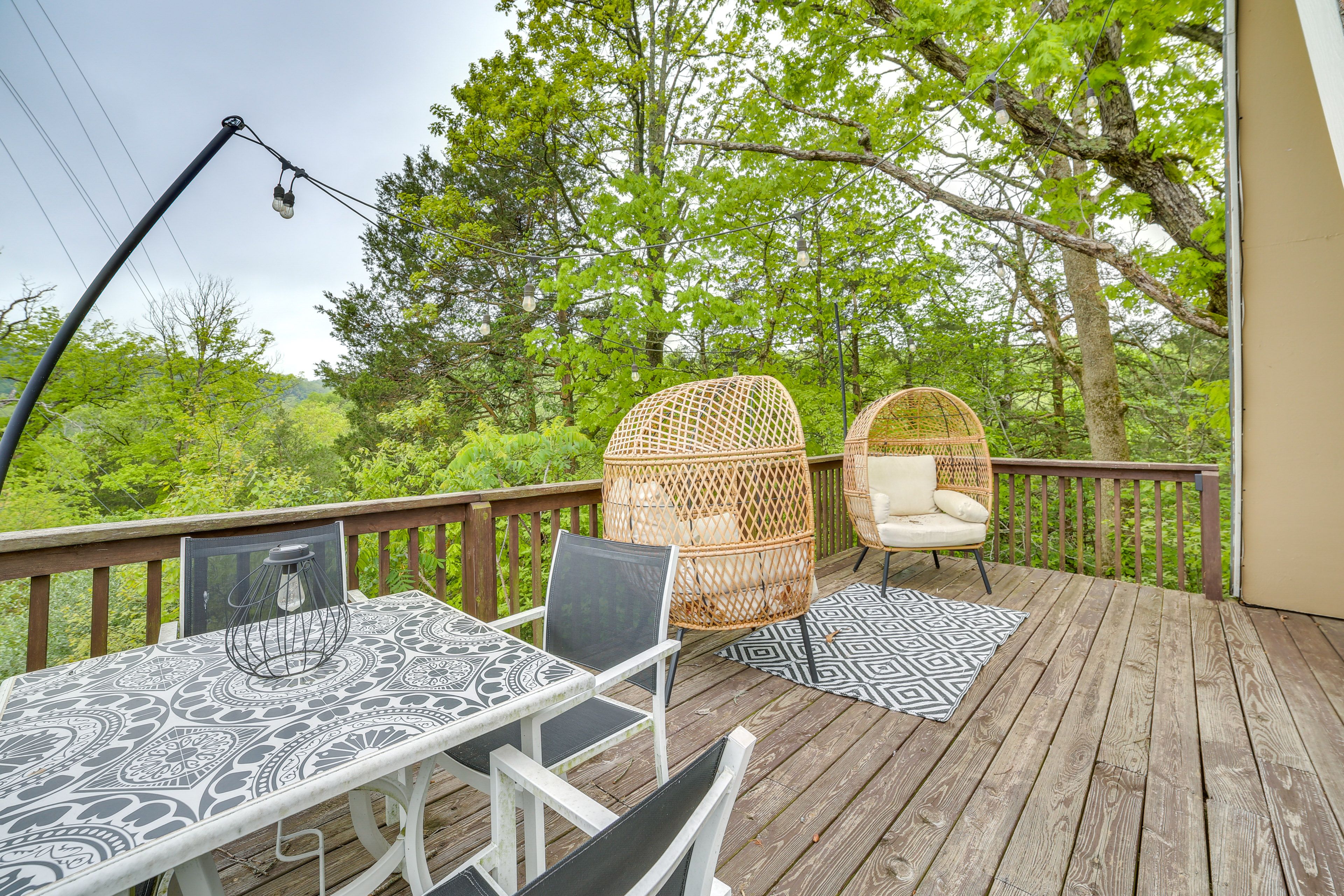 Rockaway Beach Vacation Rental | Studio | 1BA | 591 Sq Ft | 1 Step Required