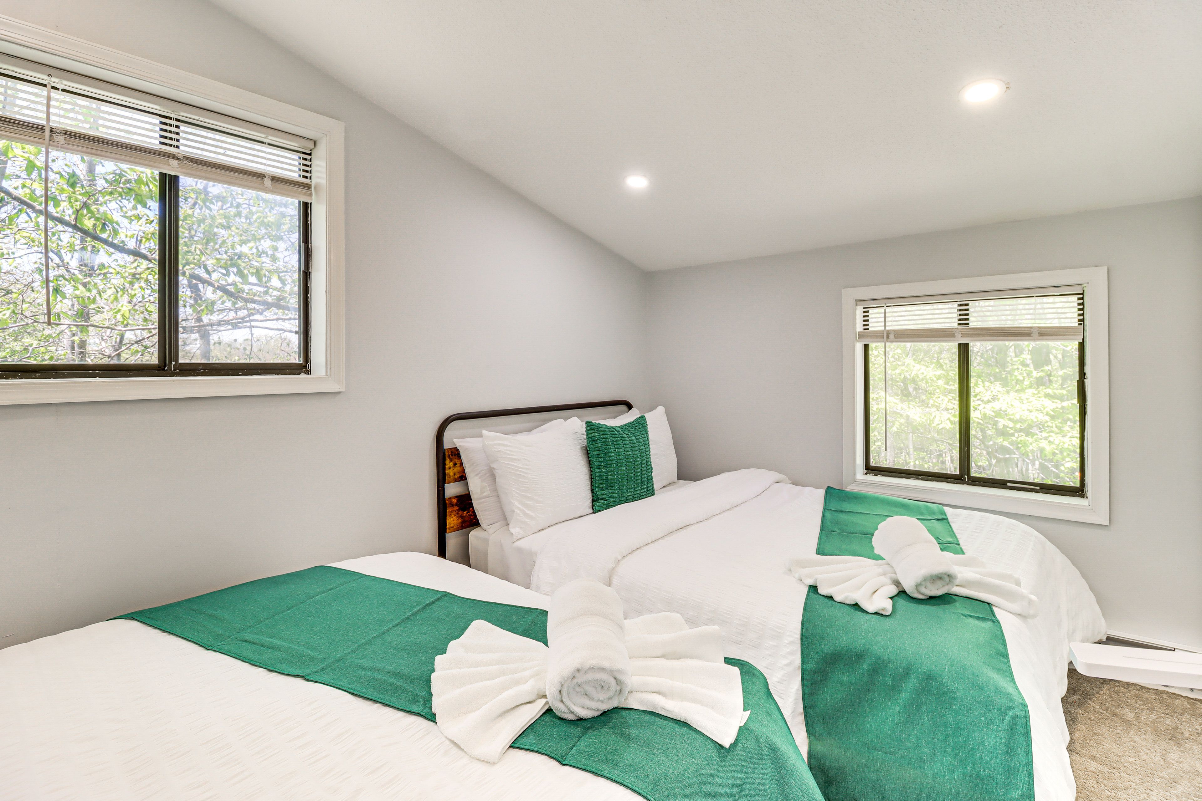 Bedroom 3 | Full Bed | Twin Bed | Upper Floor