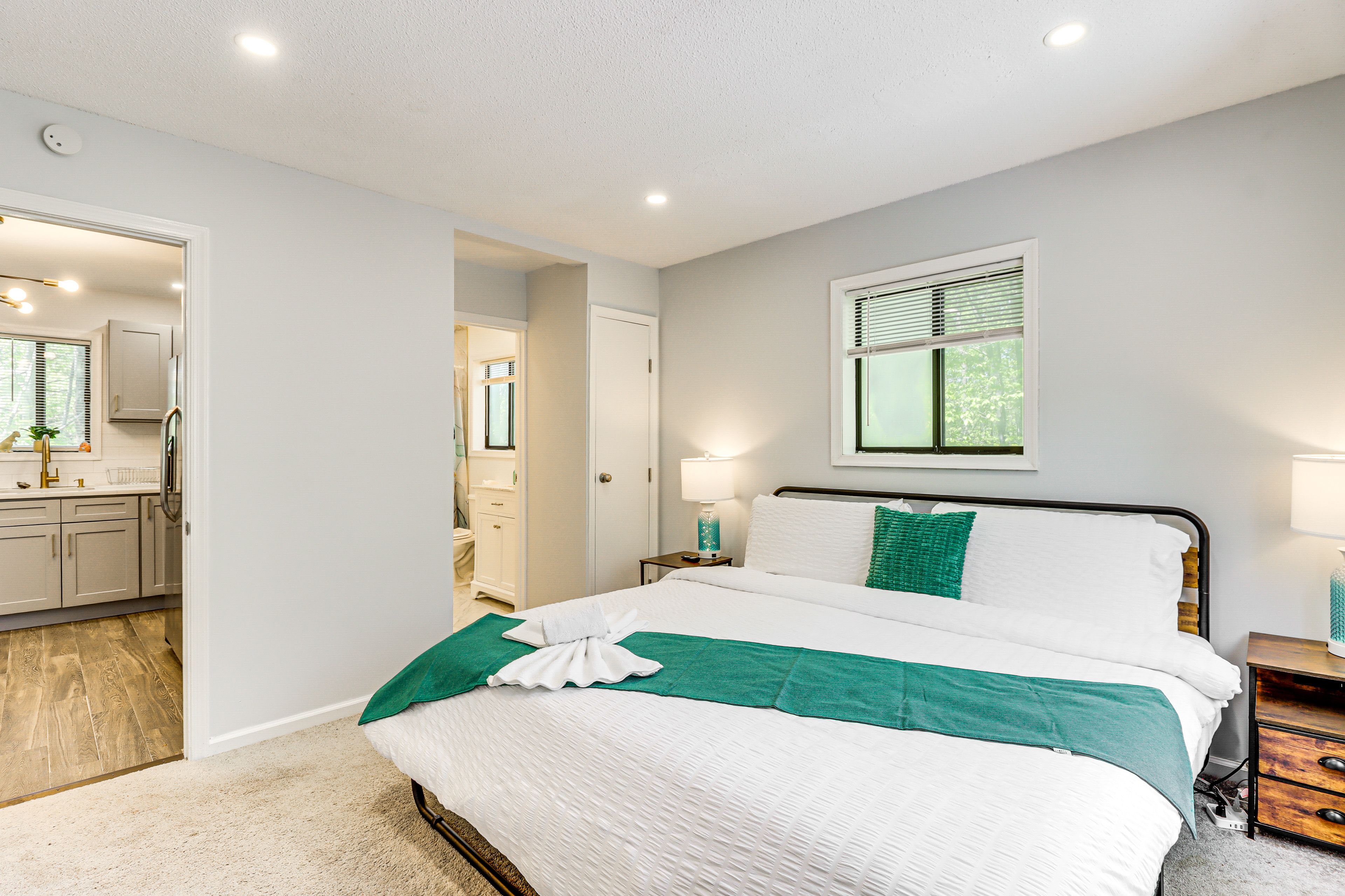 Bedroom 1 | King Bed | Main Floor