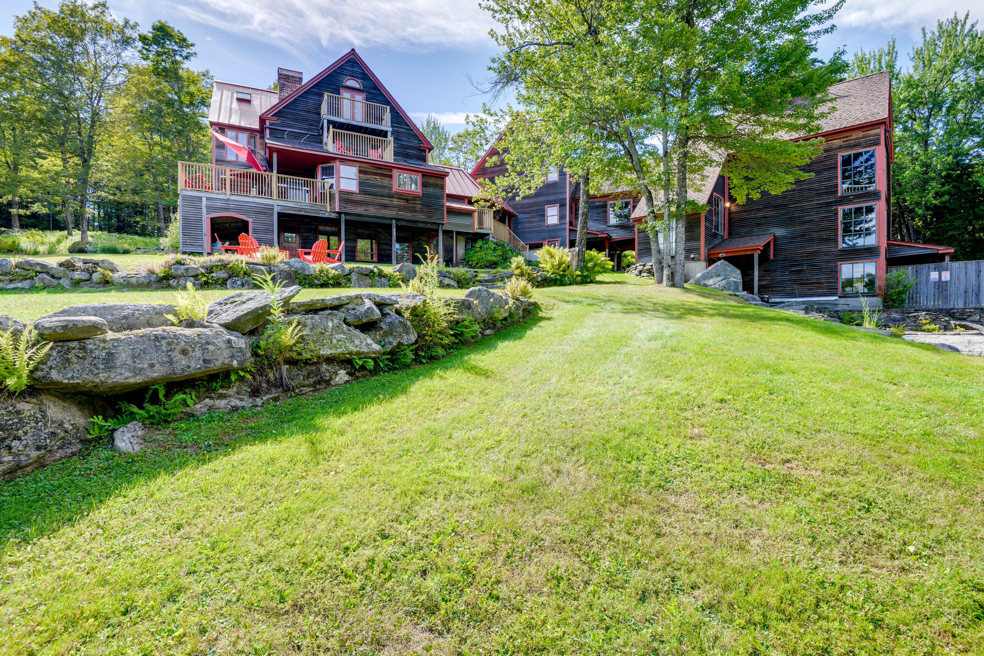 Wilmington Vacation Rental | 4BR | 3.5BA | 8,100 Sq Ft | Stairs Required