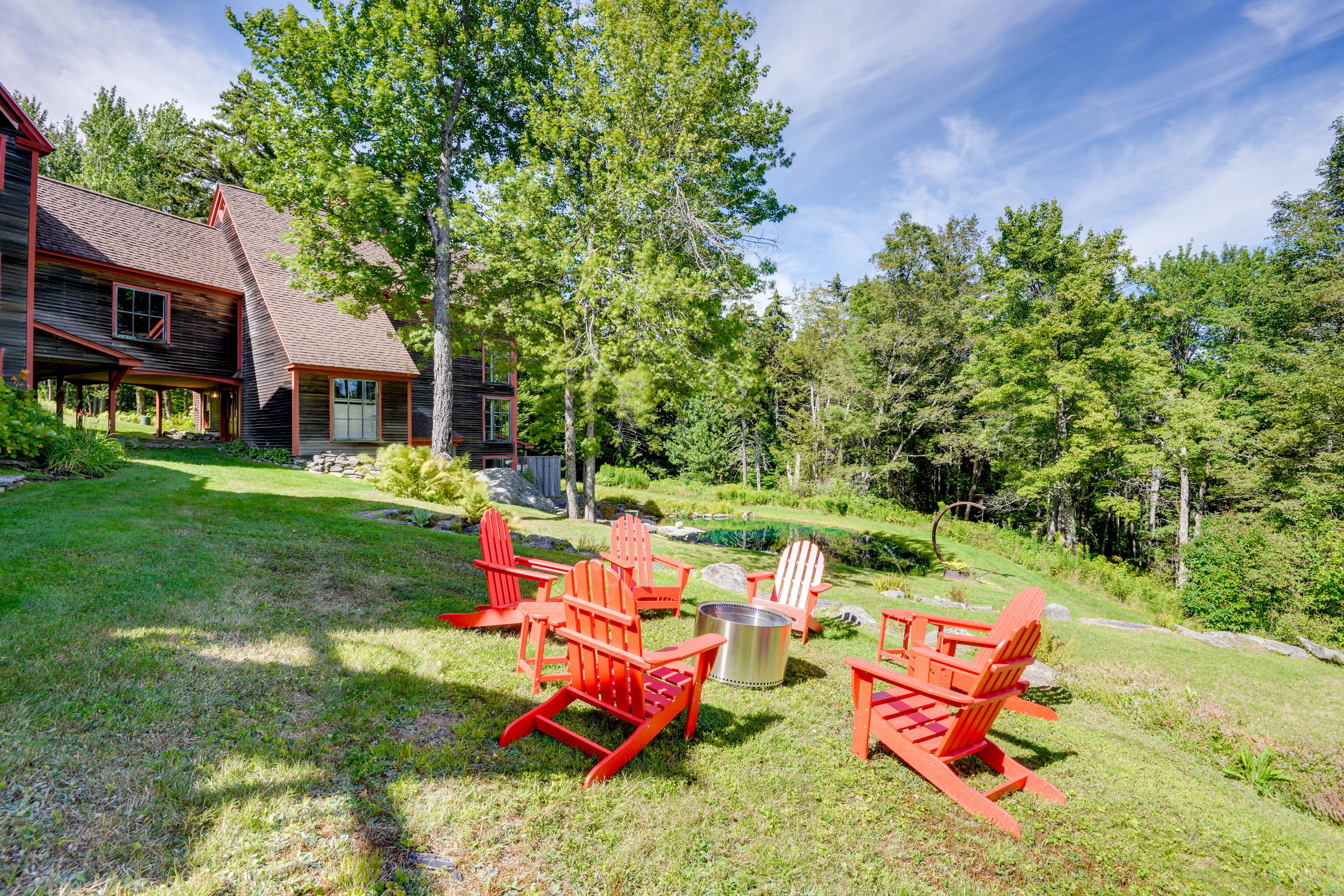 Yard Space | Fire Pit | 2 Ponds