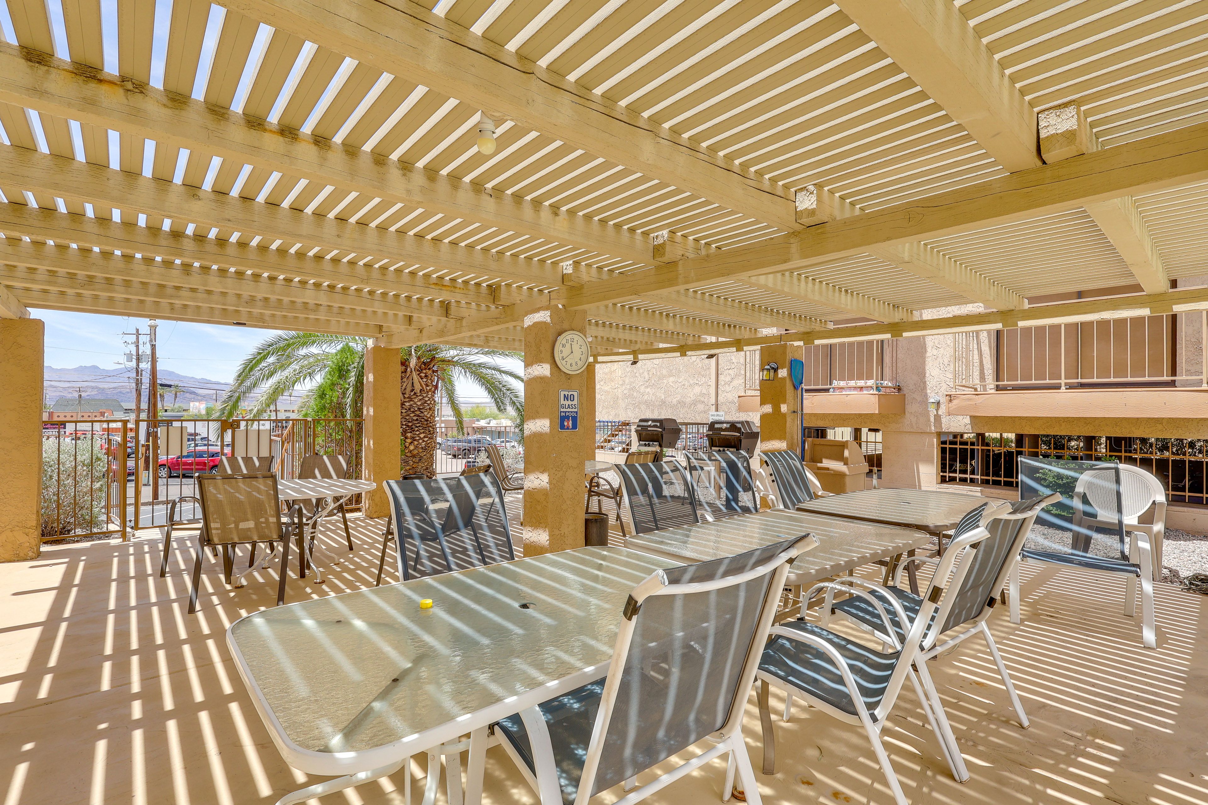 Community Outdoor Dining & Grilling Area