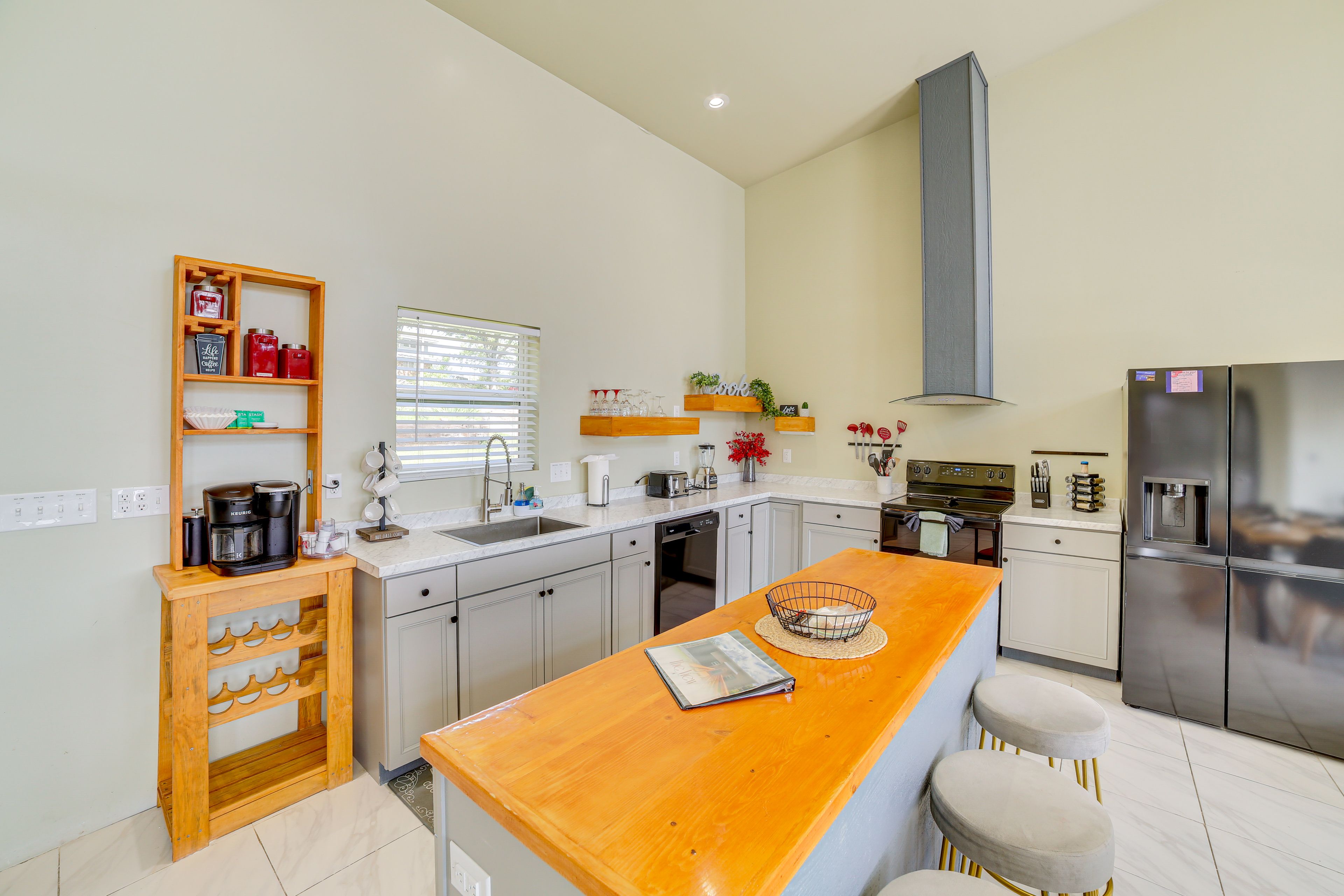 Interior | Central Heating & A/C | Free WiFi
