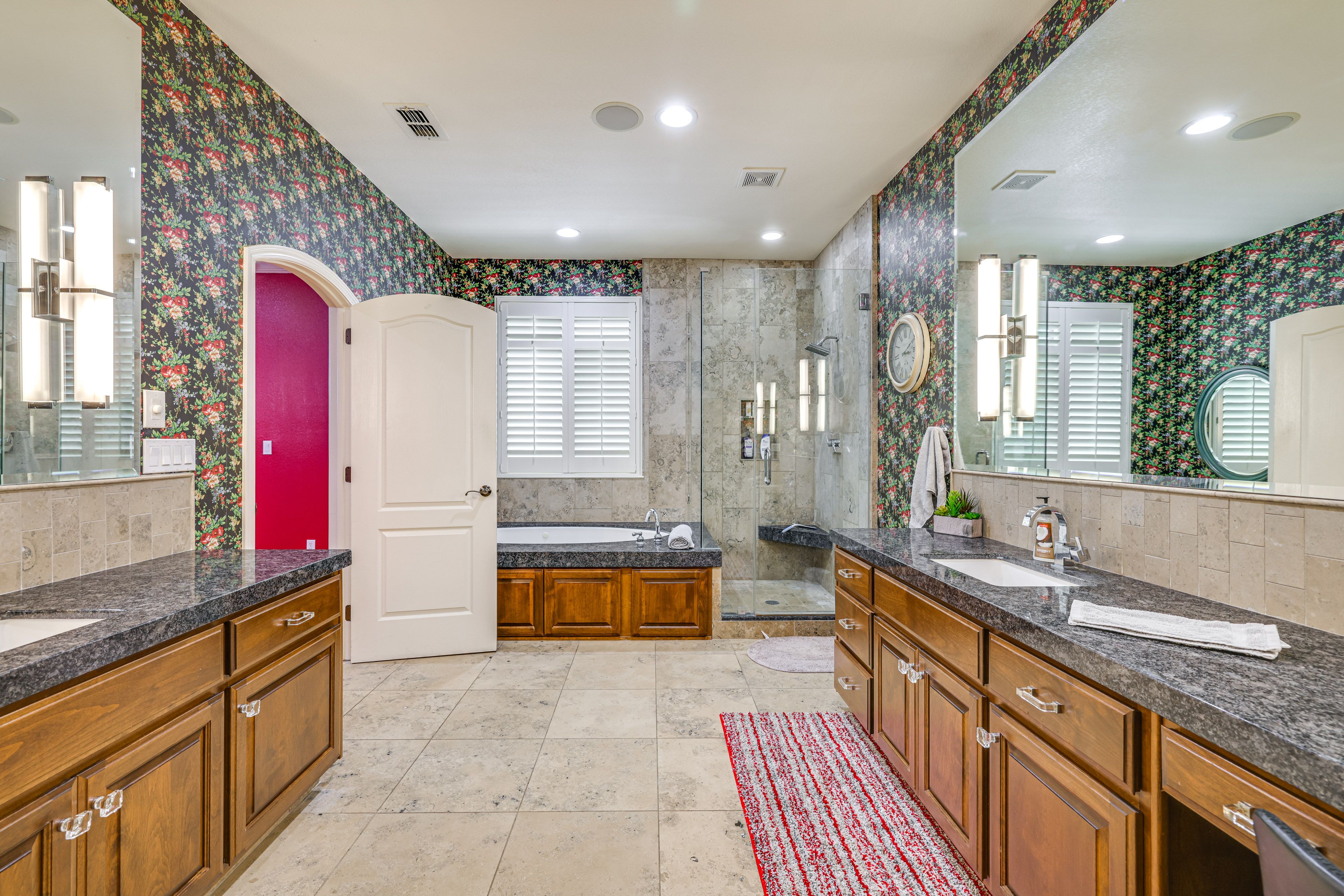 En-Suite Bathroom | Towels Provided