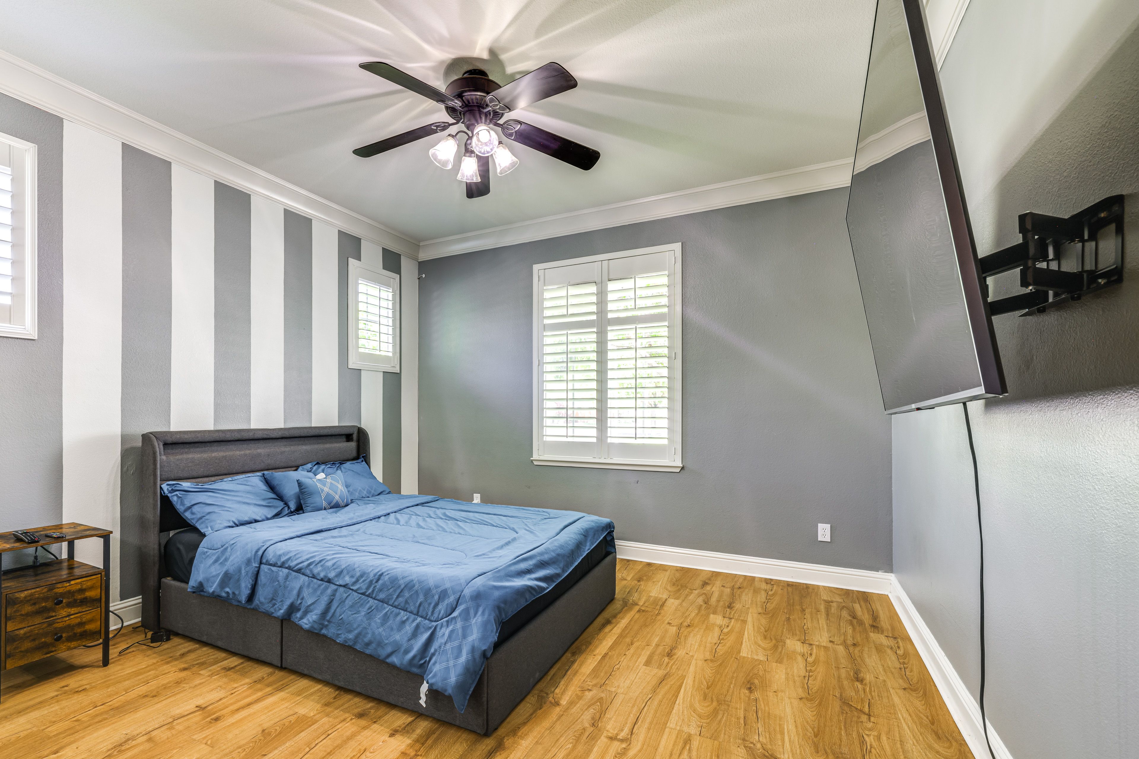 Bedroom 2 | Queen Bed | Smart TV