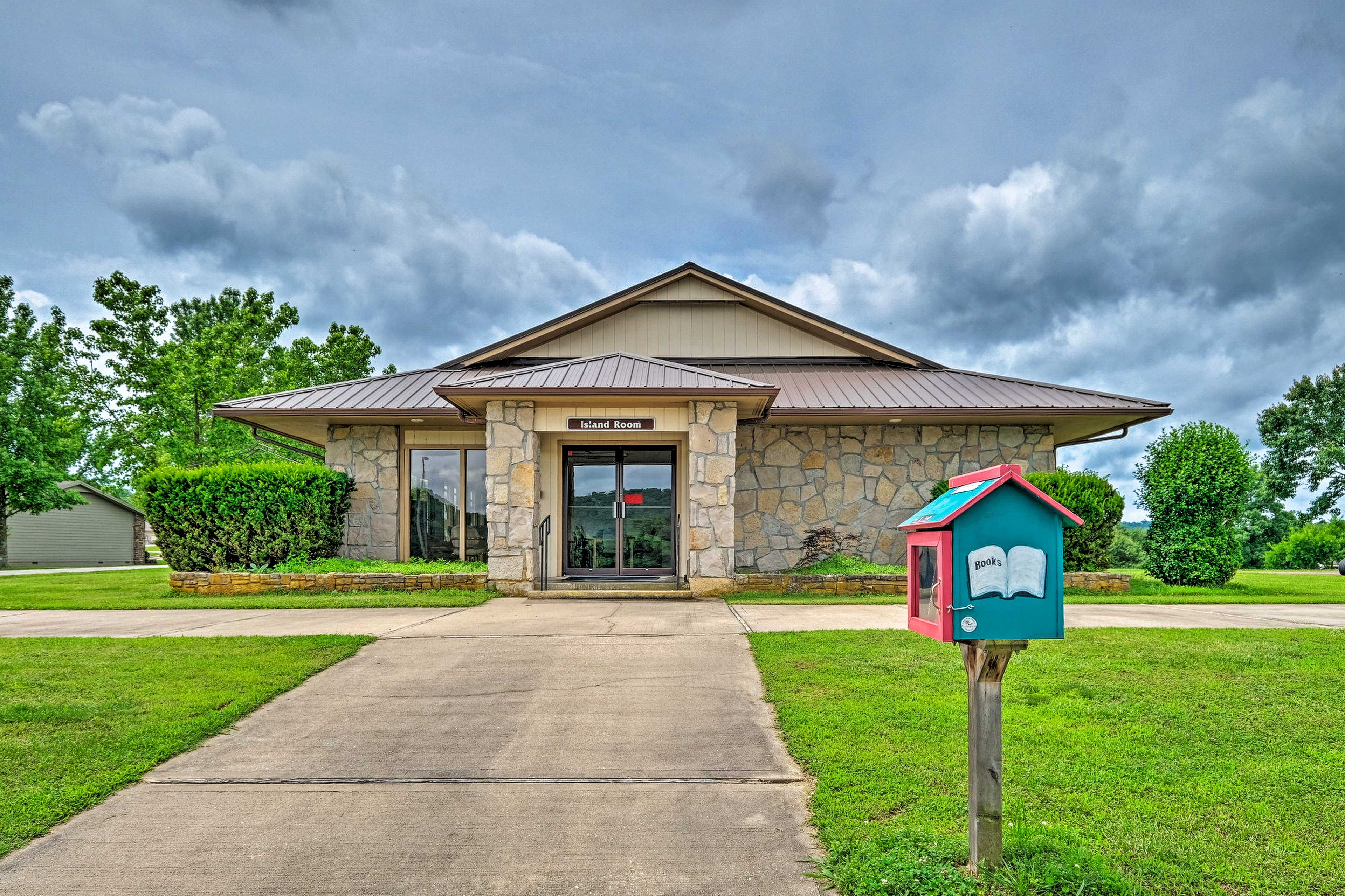 Holiday Island | Community Amenities