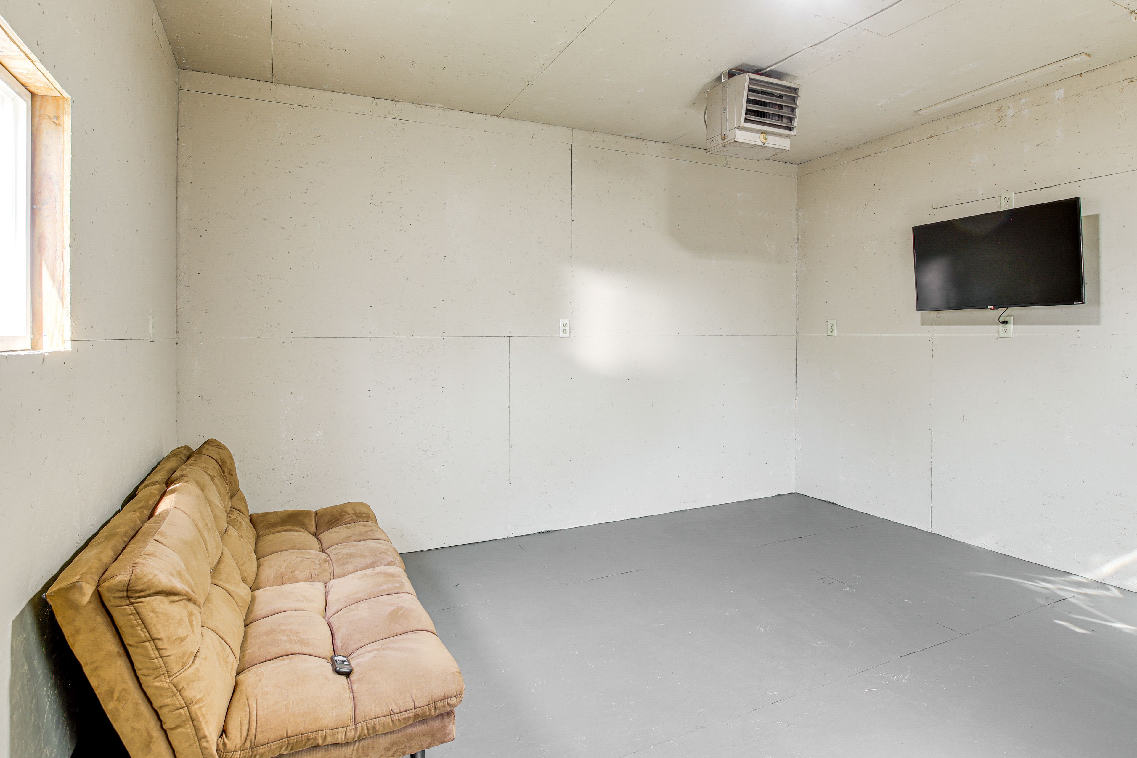 Detached Shed | Smart TV | Seating