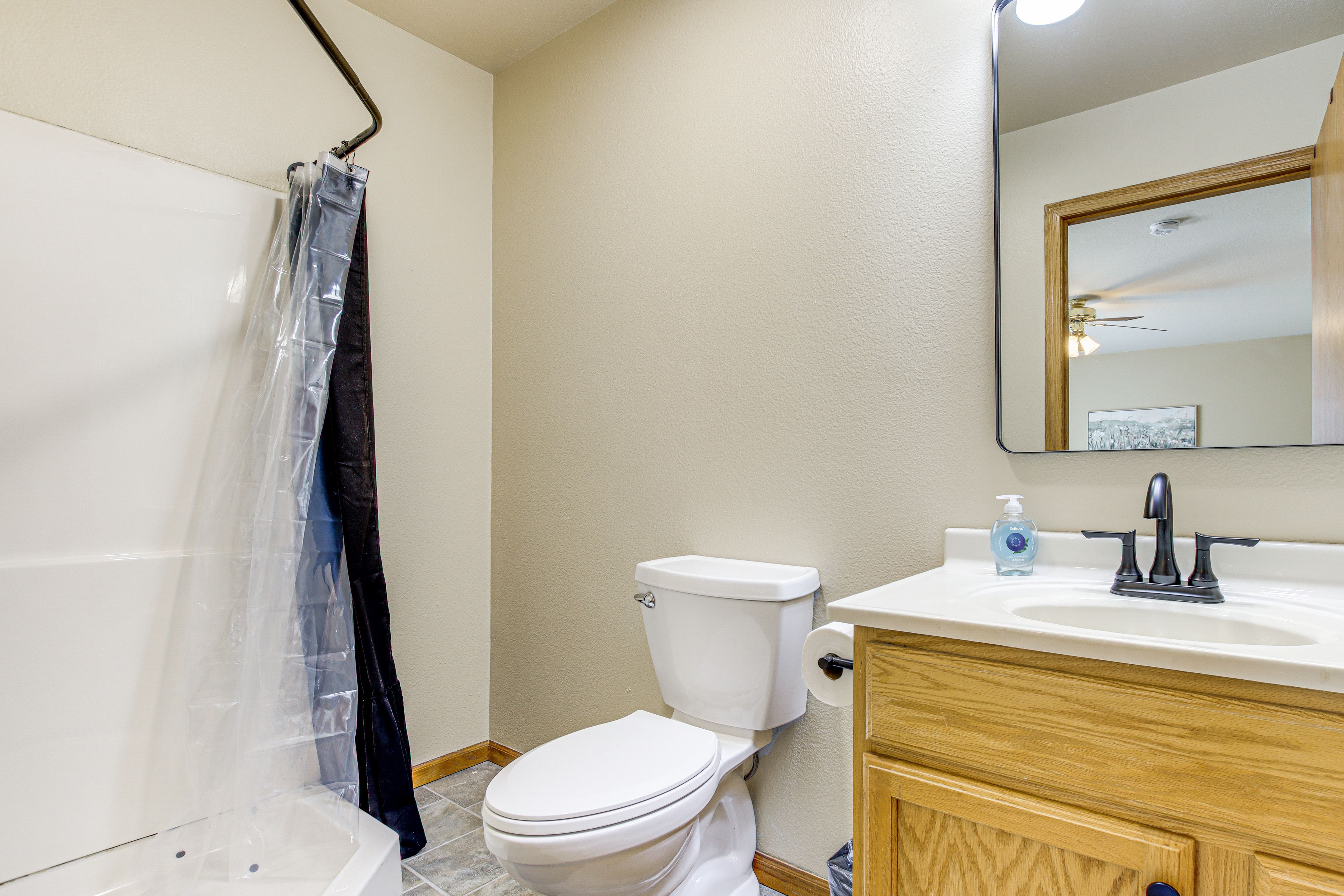 En-Suite Bathroom | Upper Level | Towels Provided