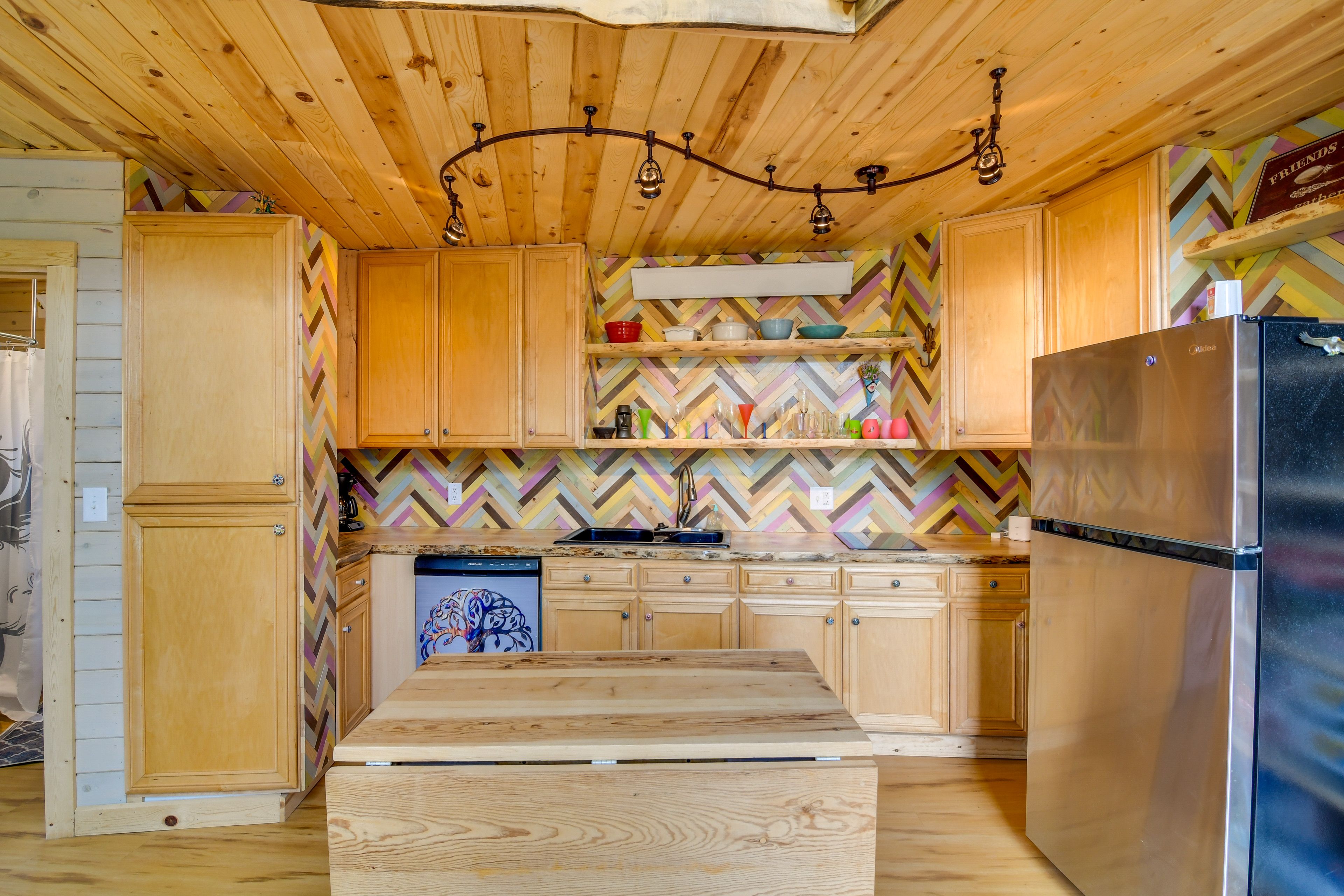 Kitchen | Main Floor