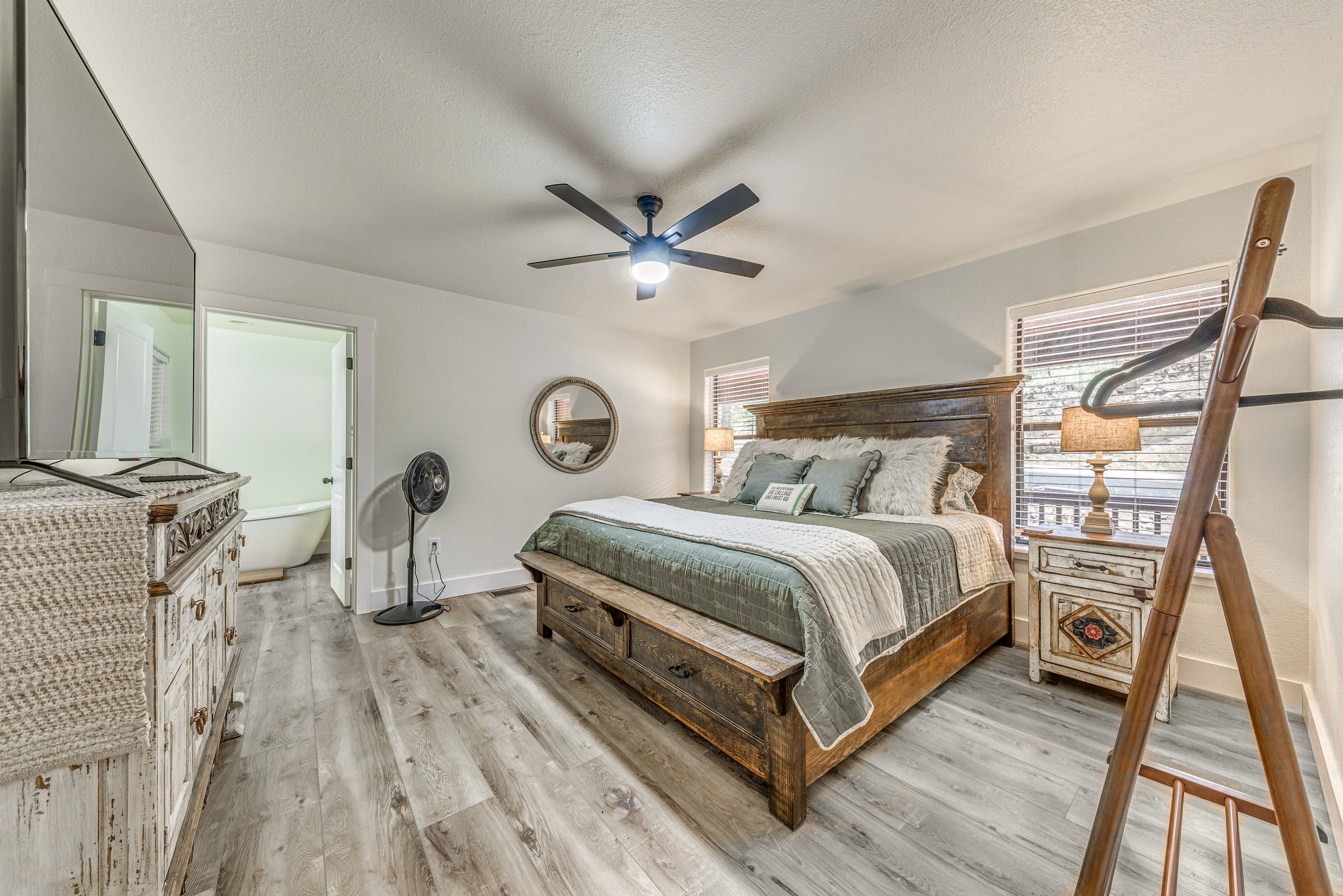 Bedroom 1 | King Bed | Linens Provided | 1st Floor