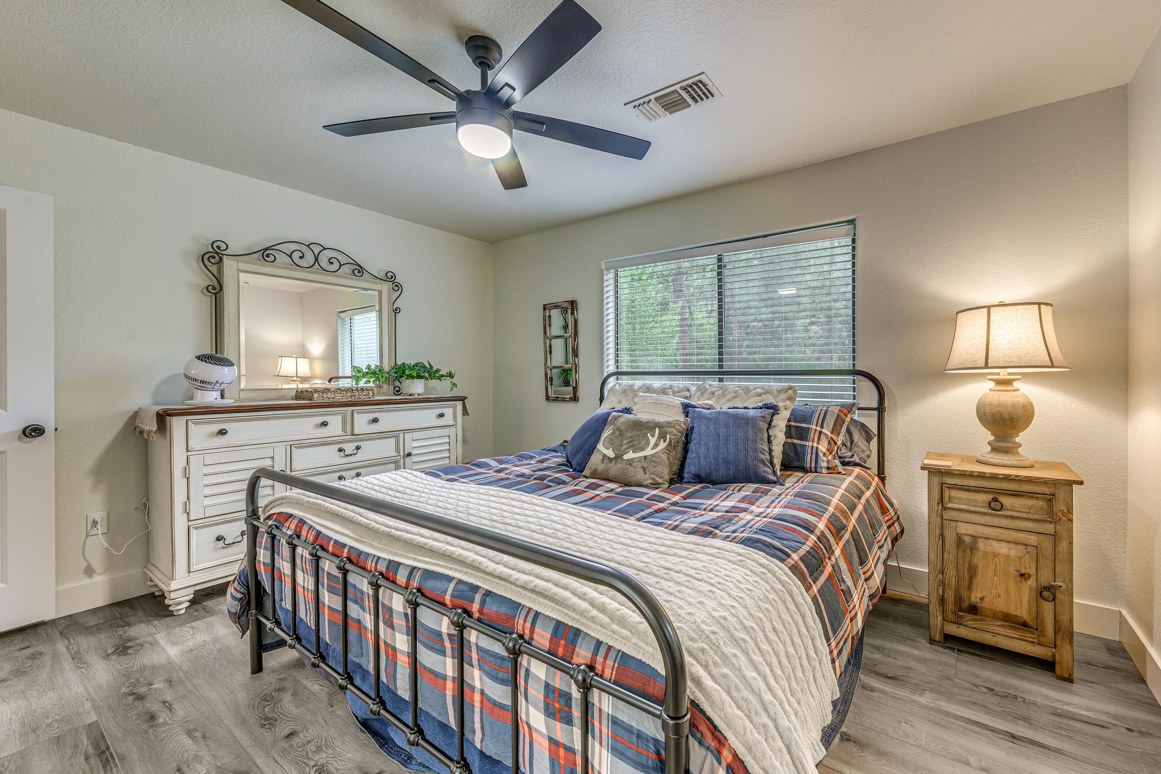 Bedroom 3 | King Bed | 2nd Floor