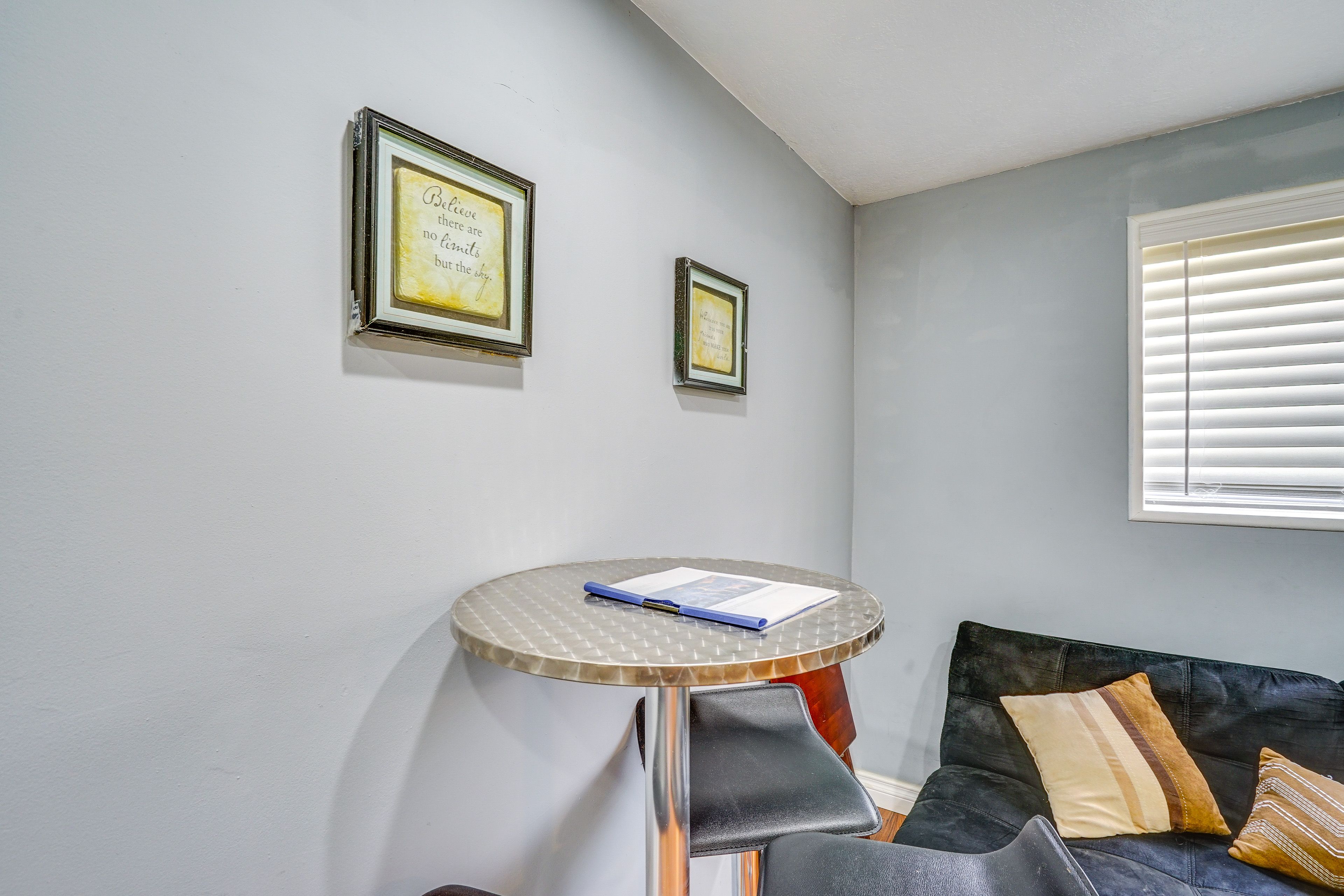 Dining Area | Dishware/Flatware Provided