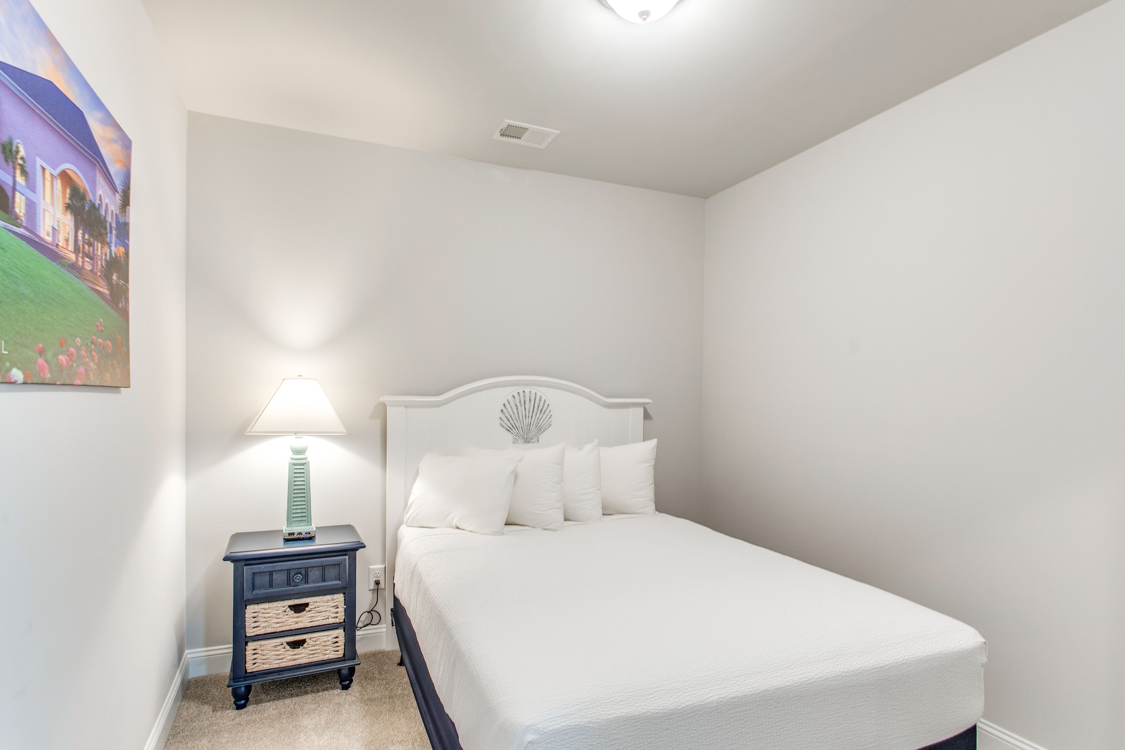 Bonus Room | Queen Bed