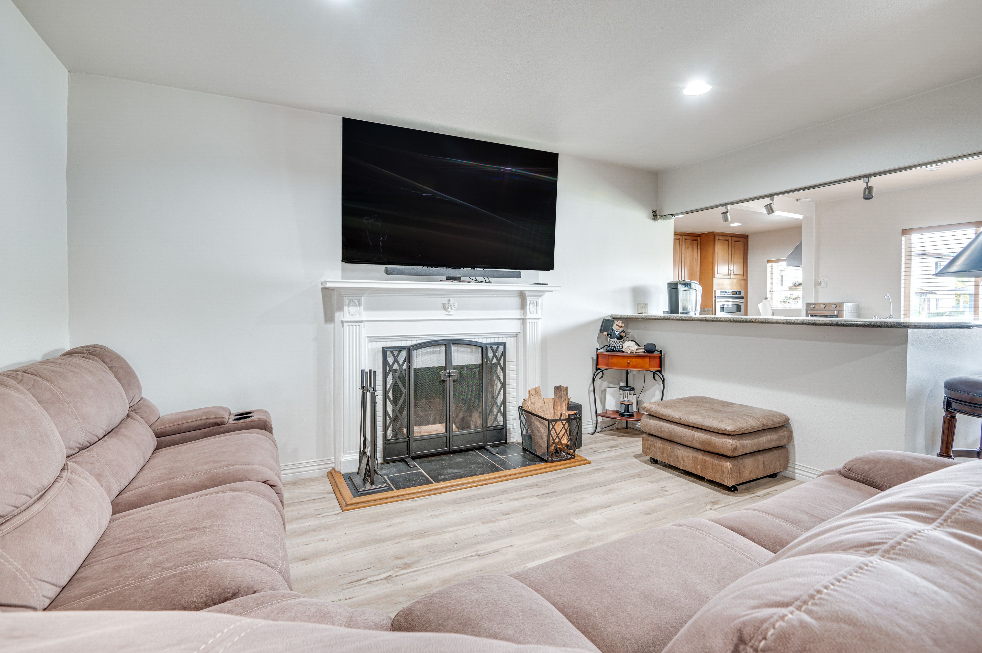 Living Room | Central A/C & Heating