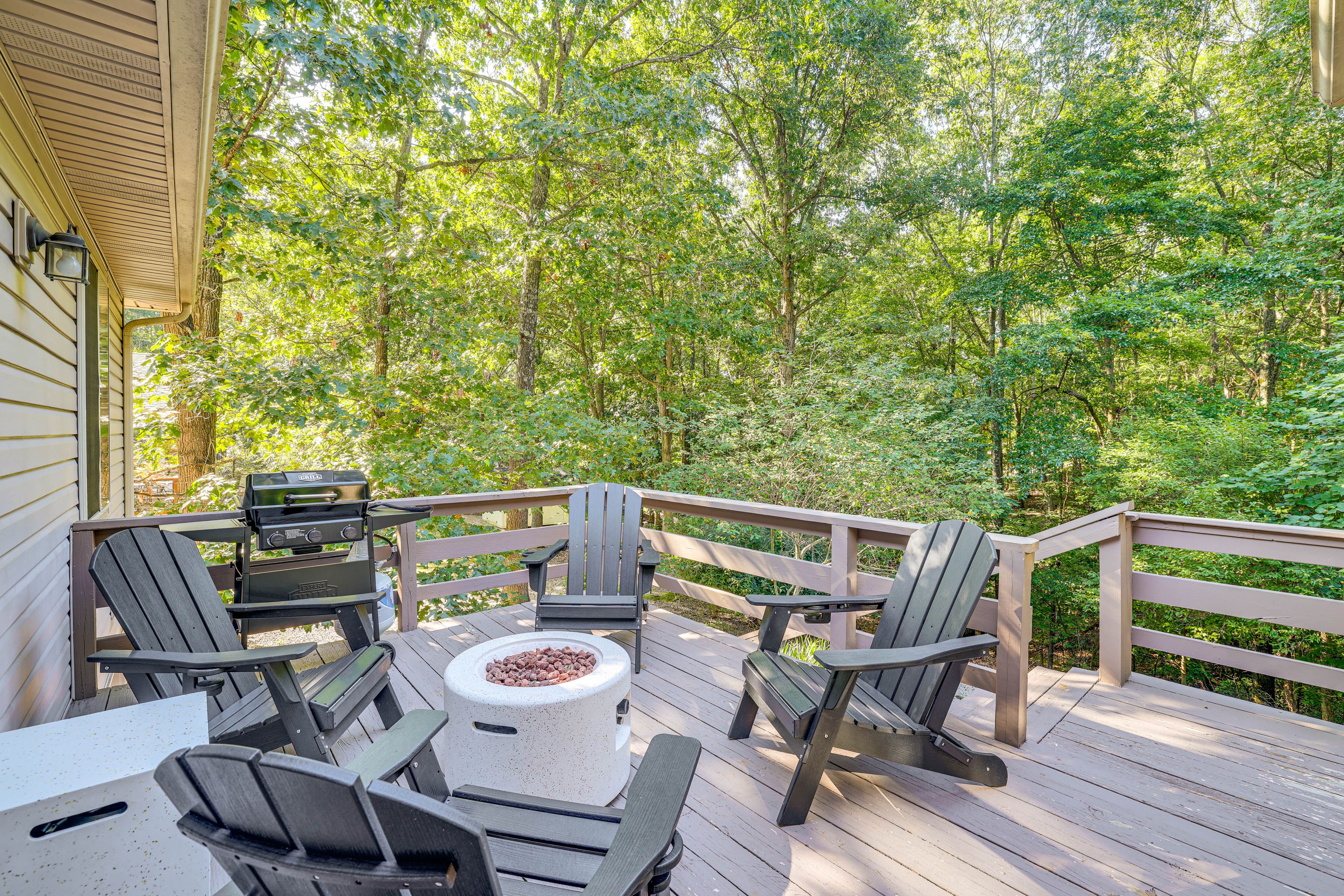 Bella Vista Vacation Rental | 3BR | 2BA | 1,745 Sq Ft | 1 Step to Enter
