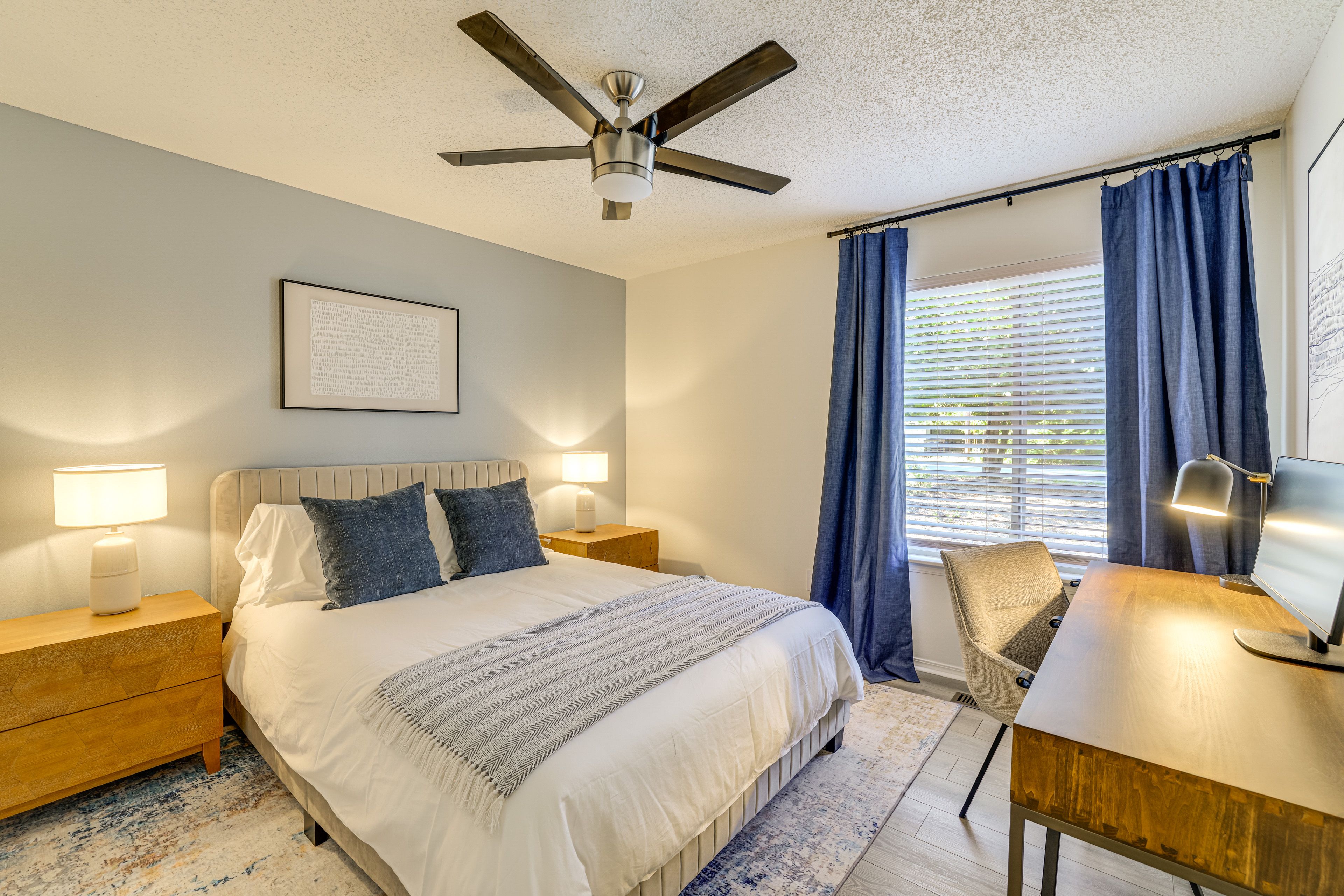 Bedroom 2 | Queen Bed