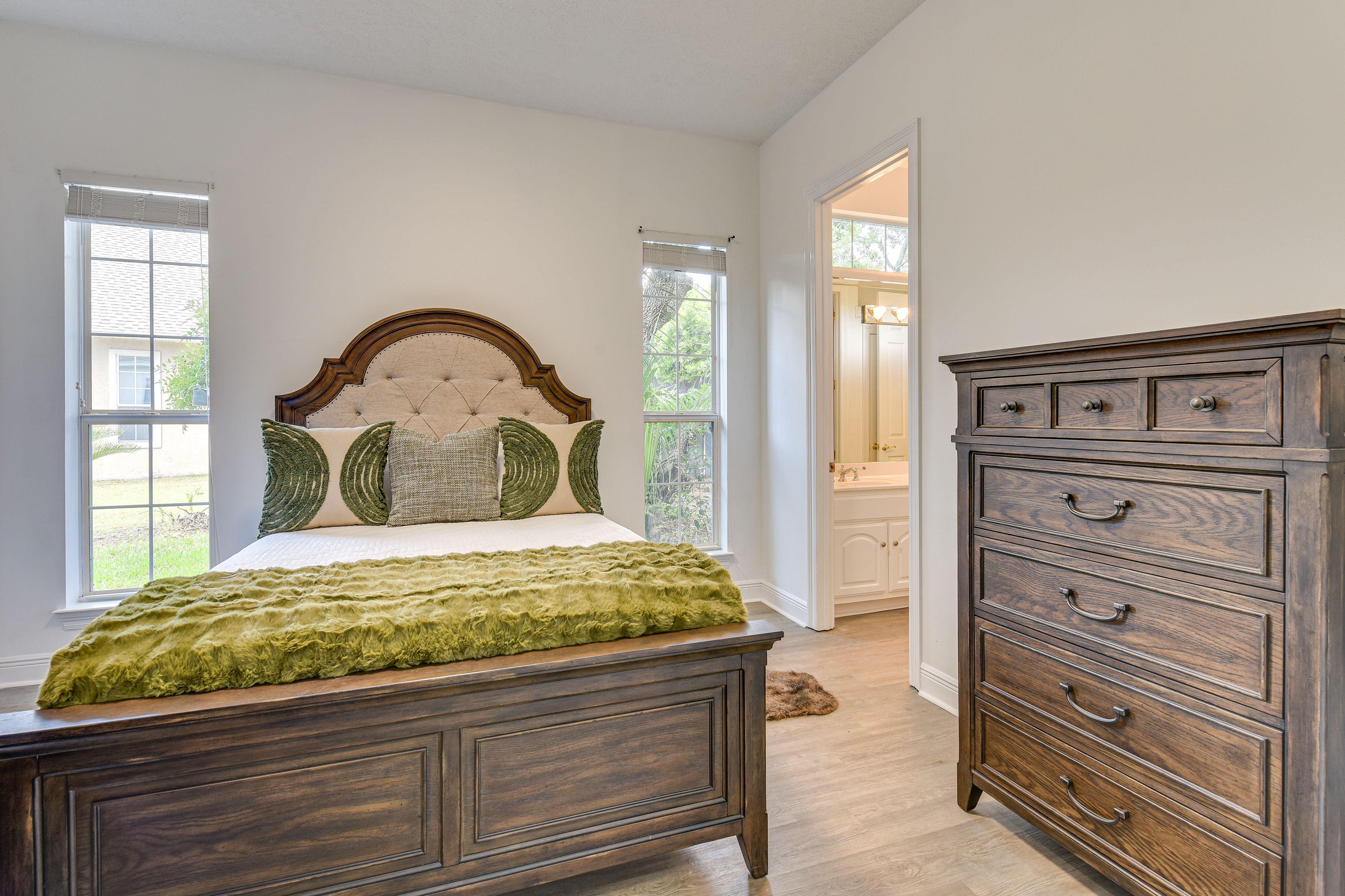 Bedroom 2 | Queen Bed