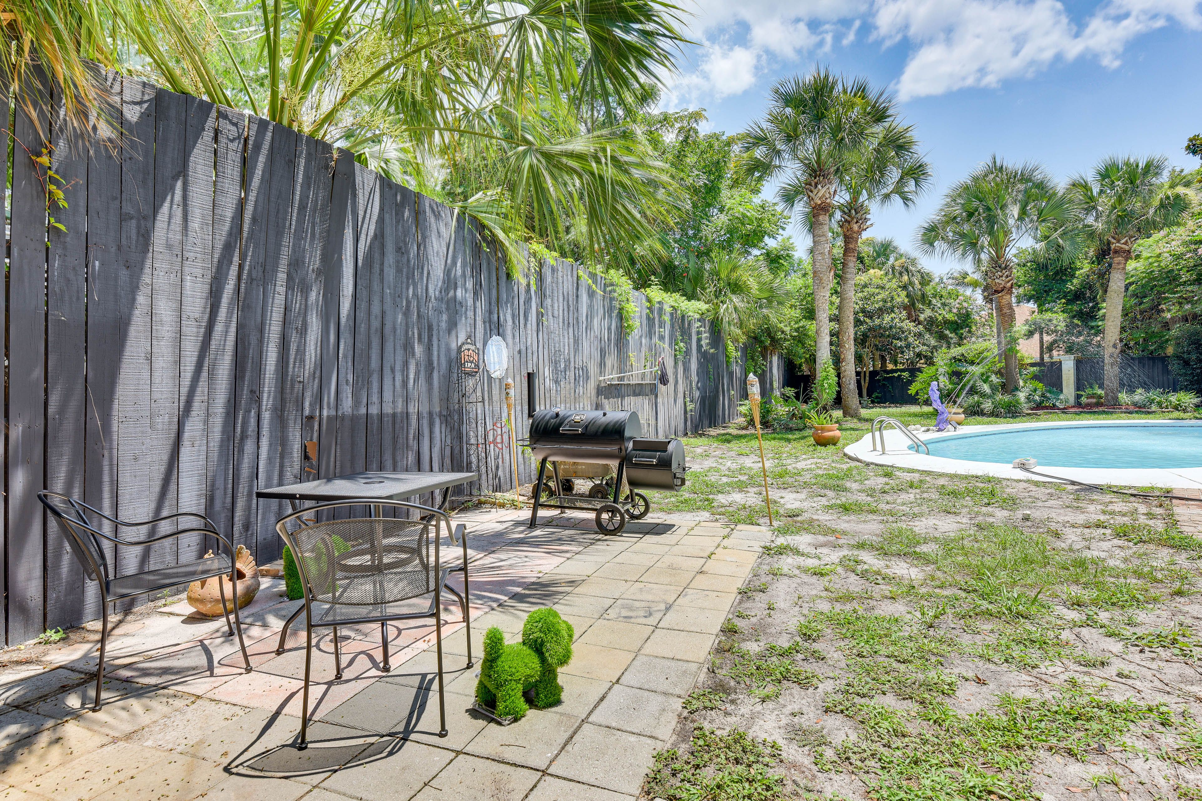 Fenced Backyard | Charcoal Grill/Smoker