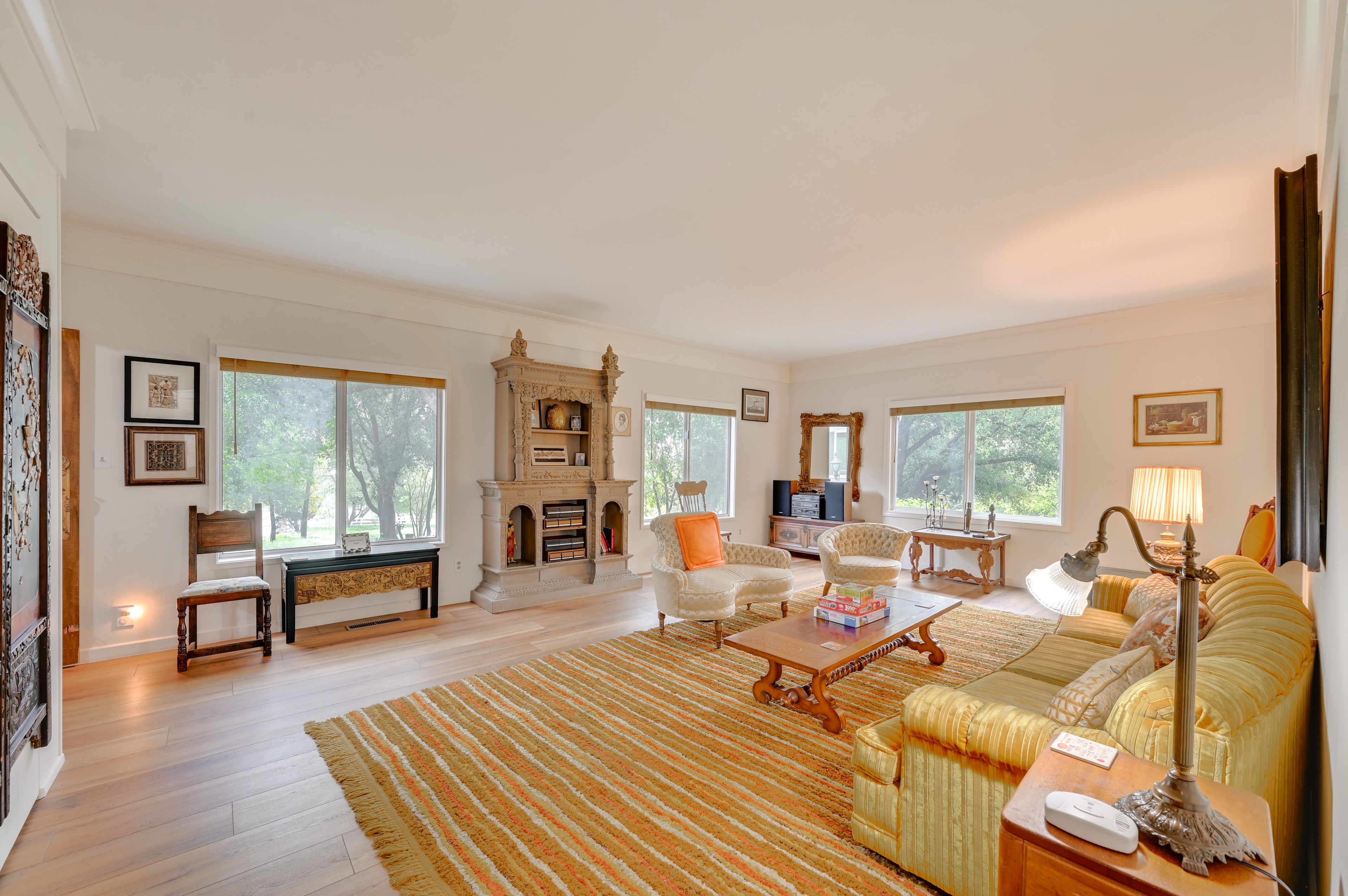 2nd Living Room | Queen Murphy Bed | Board Games | 1st Floor