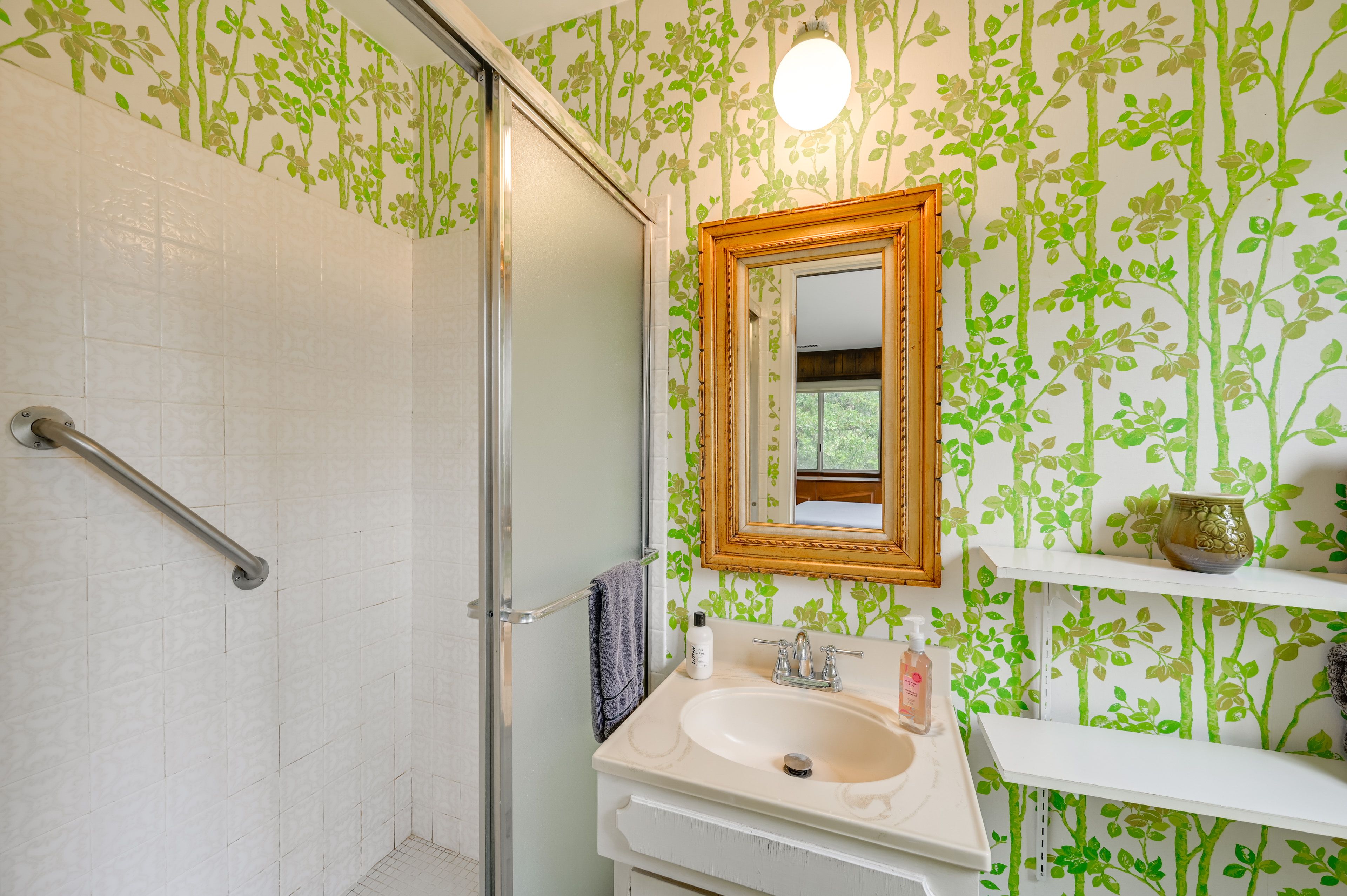 En-Suite Bathroom | 2nd Floor