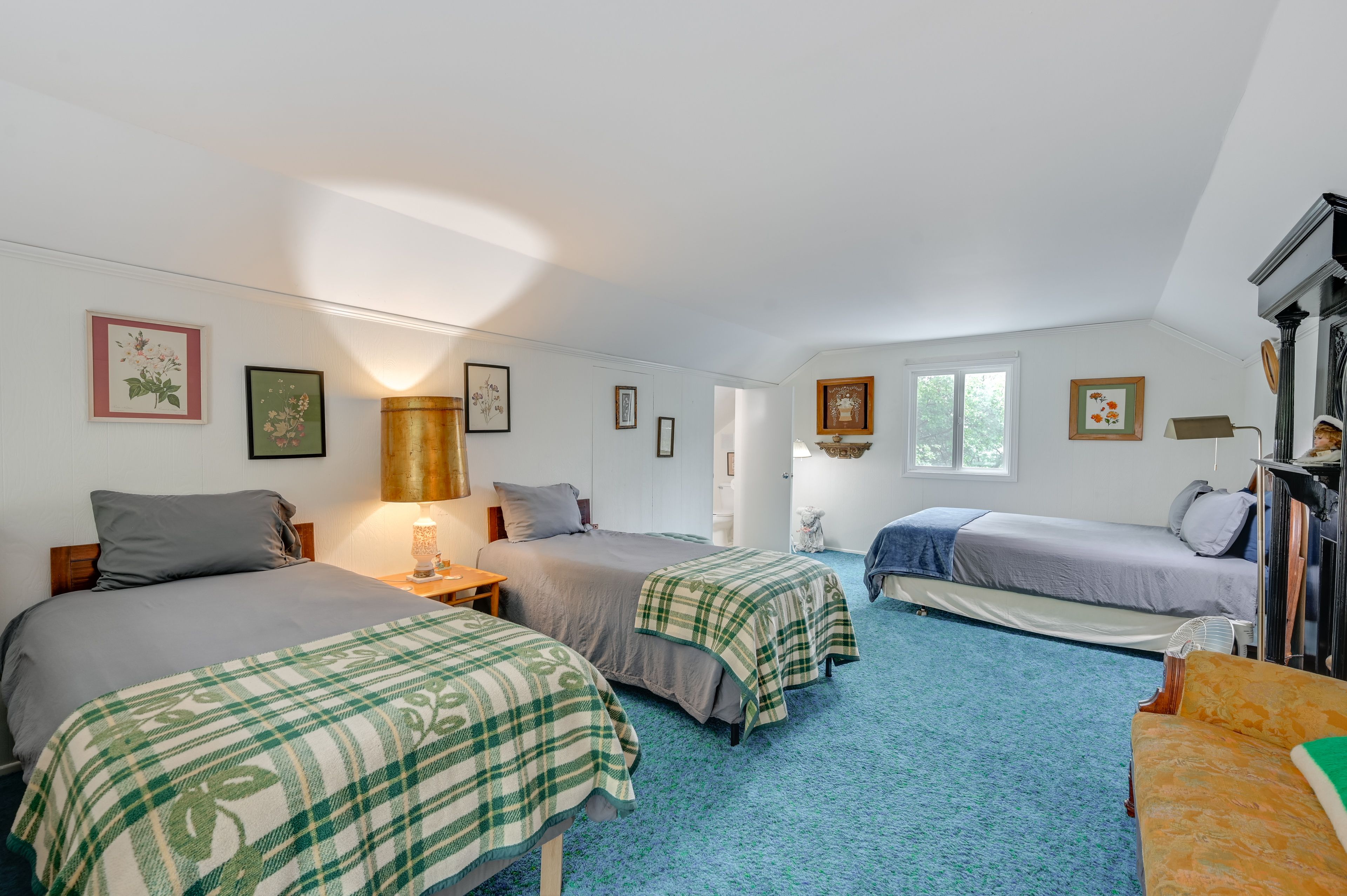 Bedroom 2 (Access via Bedroom 3) | Full Bed | 2 Twin Beds | 2nd Floor