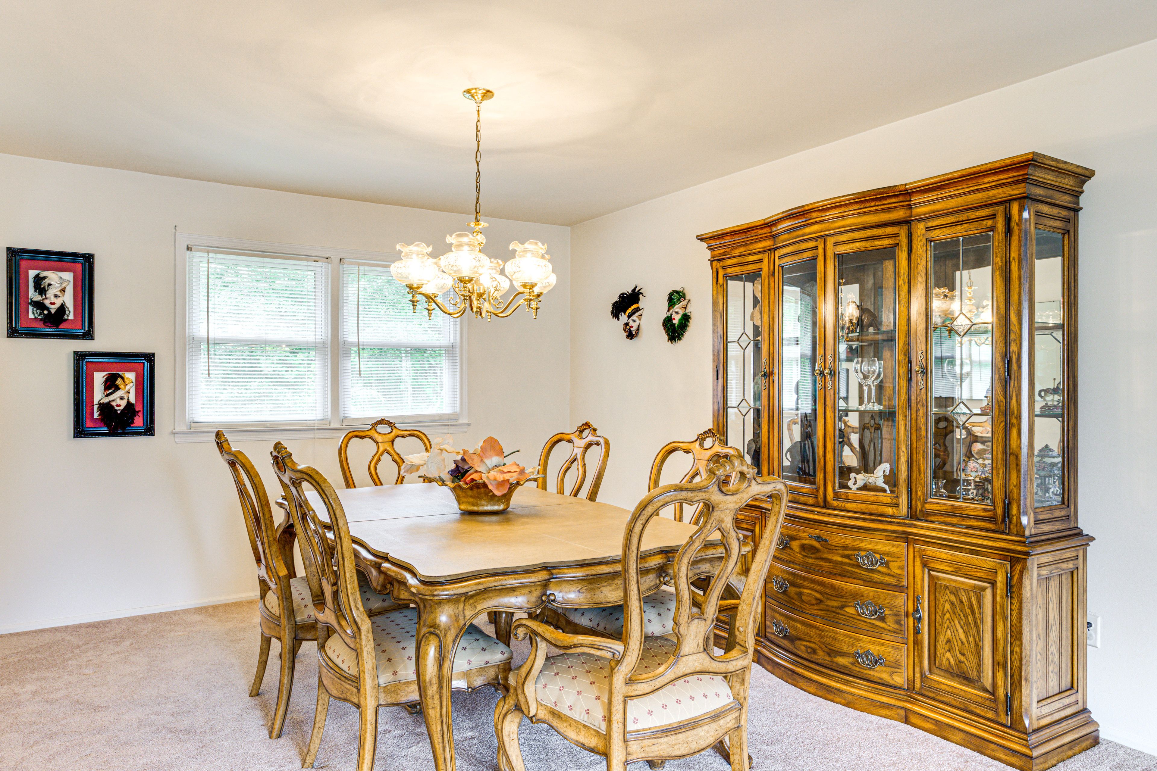 Dining Area | Dishware & Flatware | Main Level