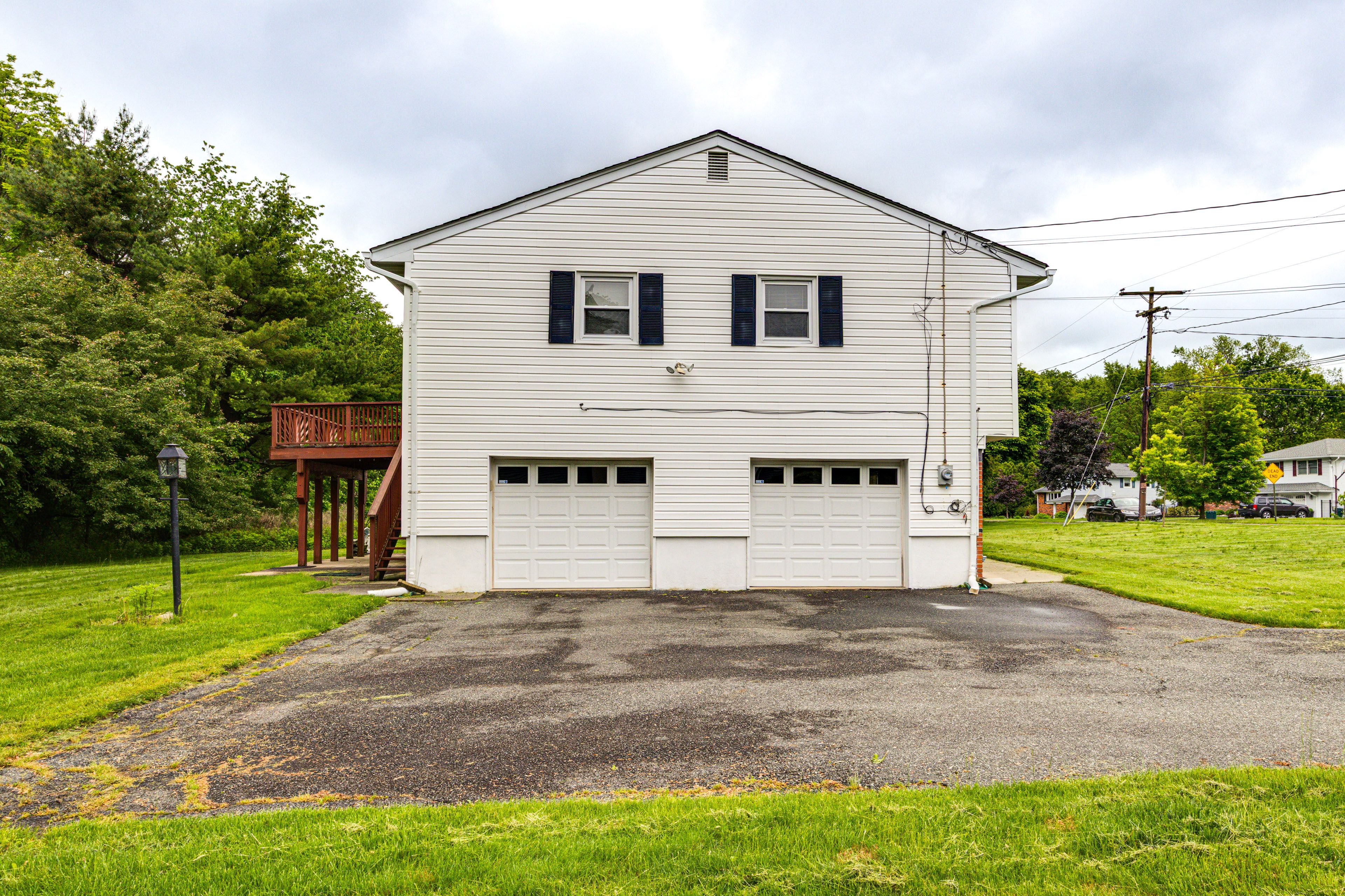 Parking | Driveway (4 Vehicles) | Street