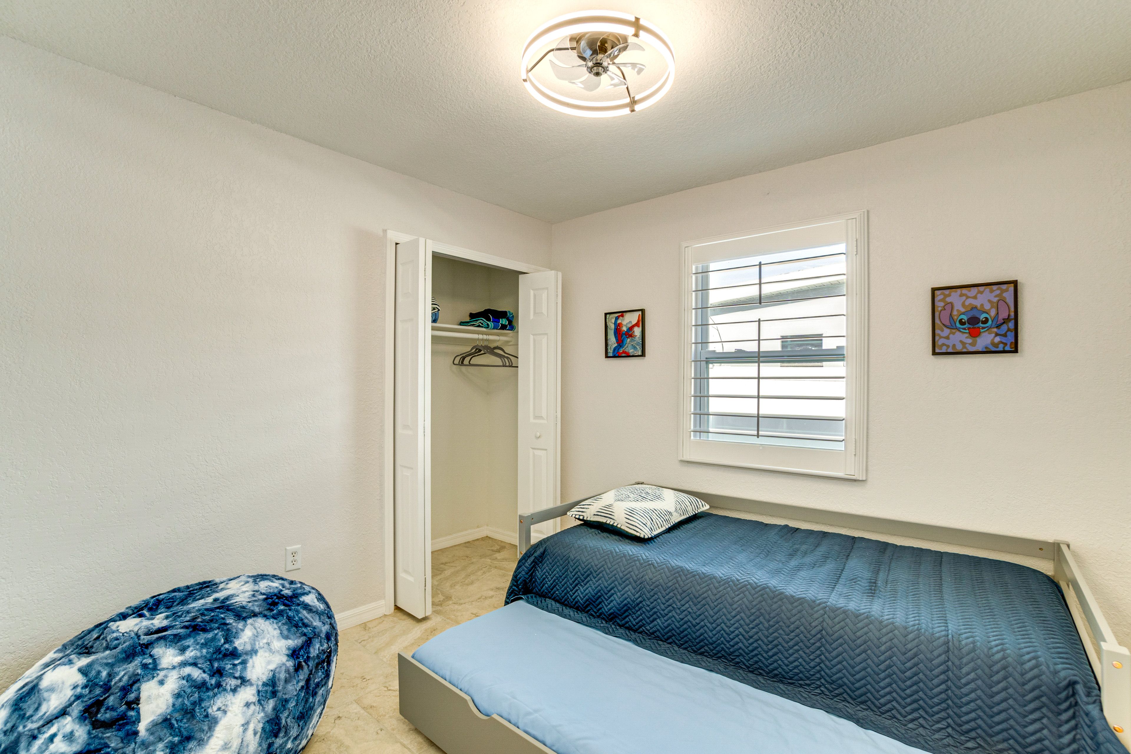 Bedroom 3 | Twin Daybed w/ Twin Trundle