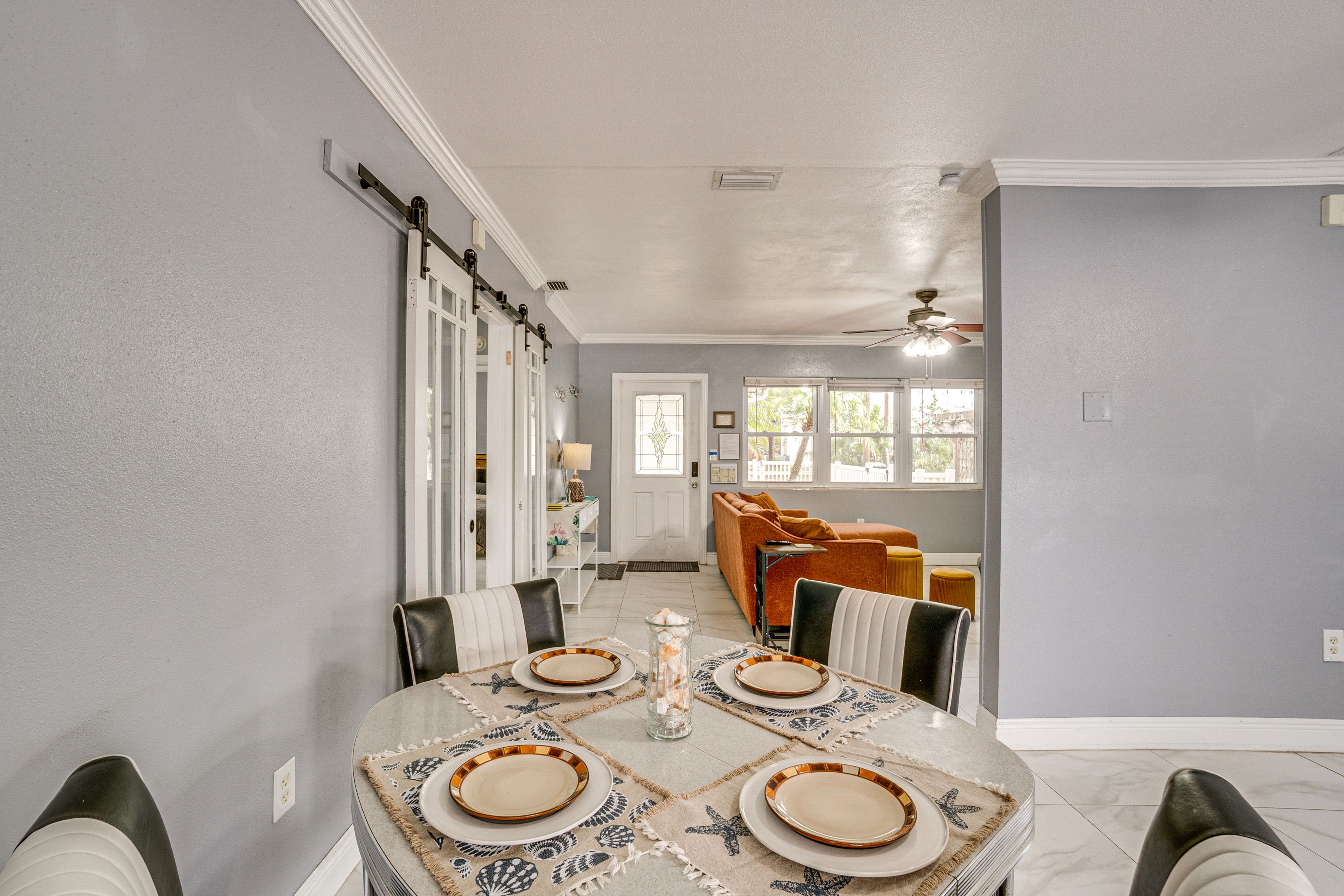 Dining Area | Dishware/Flatware