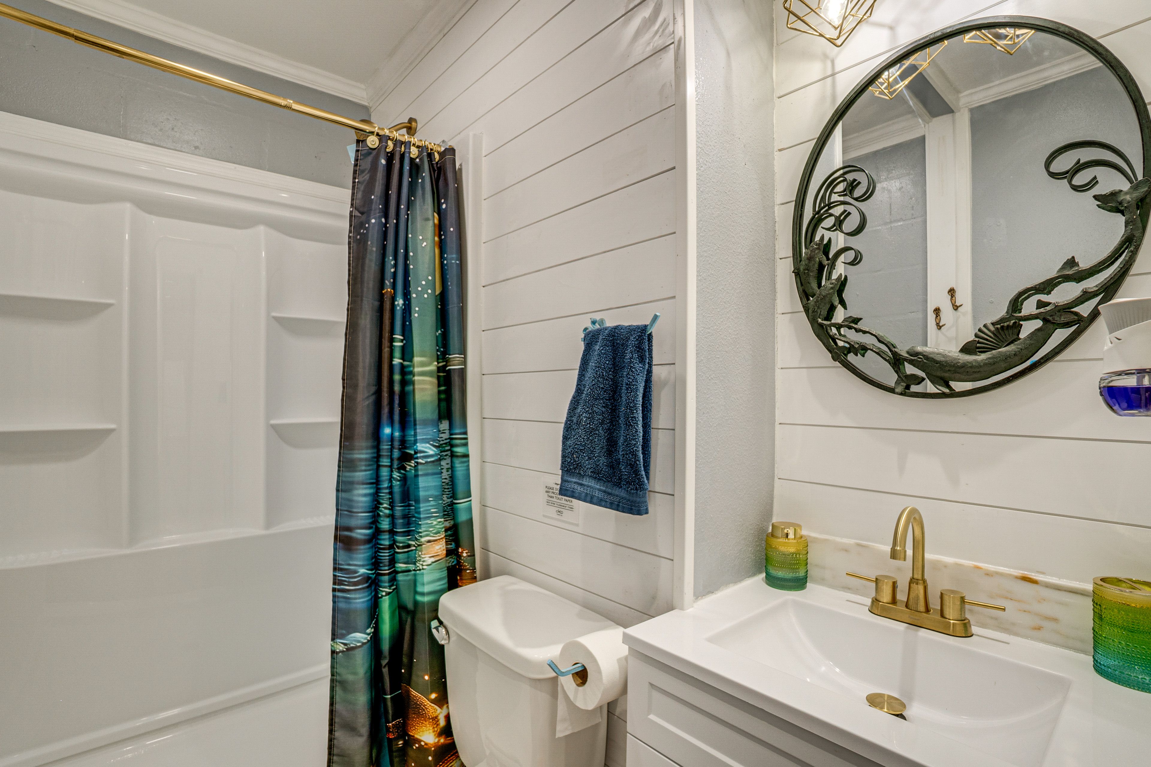Full Bathroom