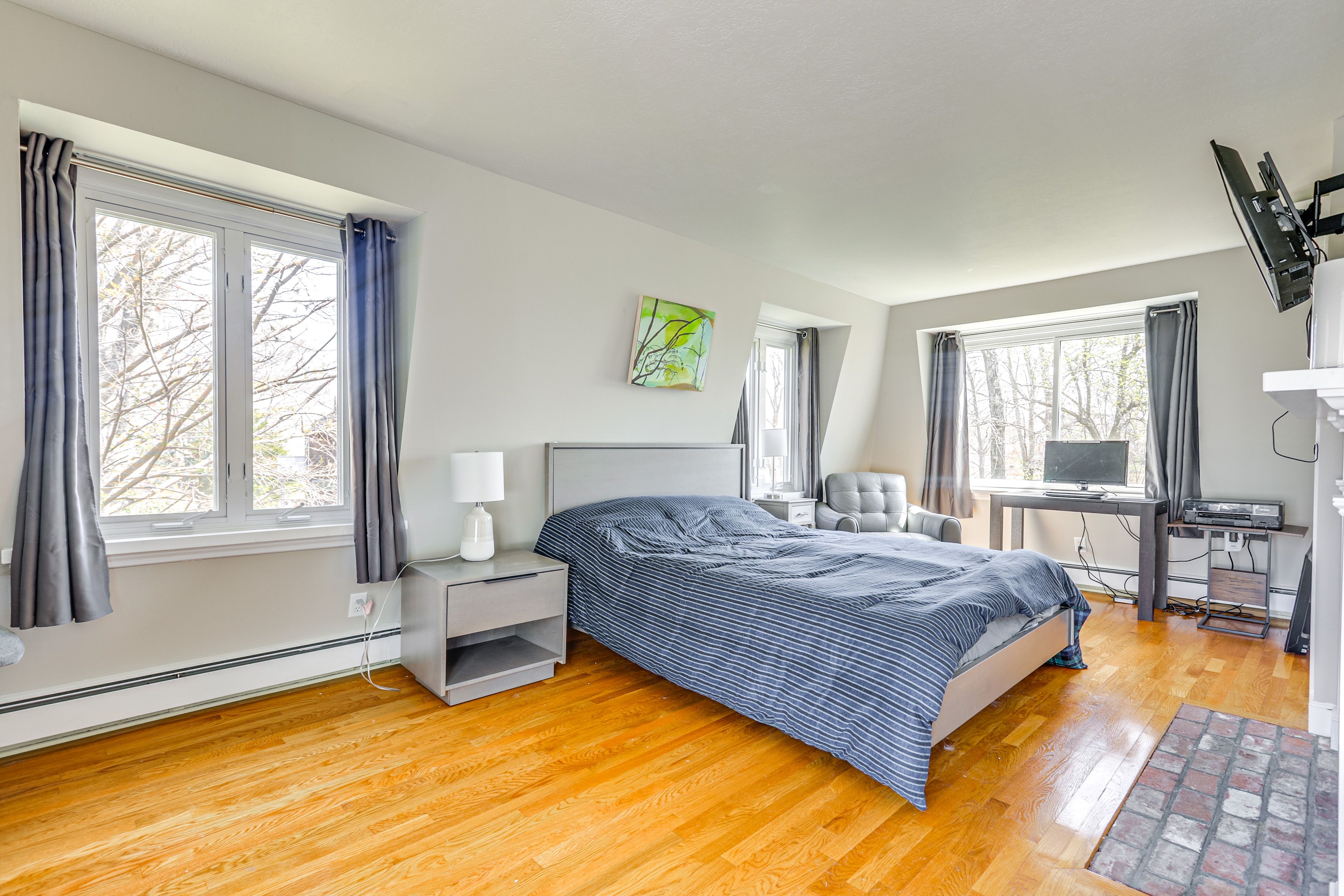 Bedroom 1 | Queen Bed | Futon | 2nd Floor