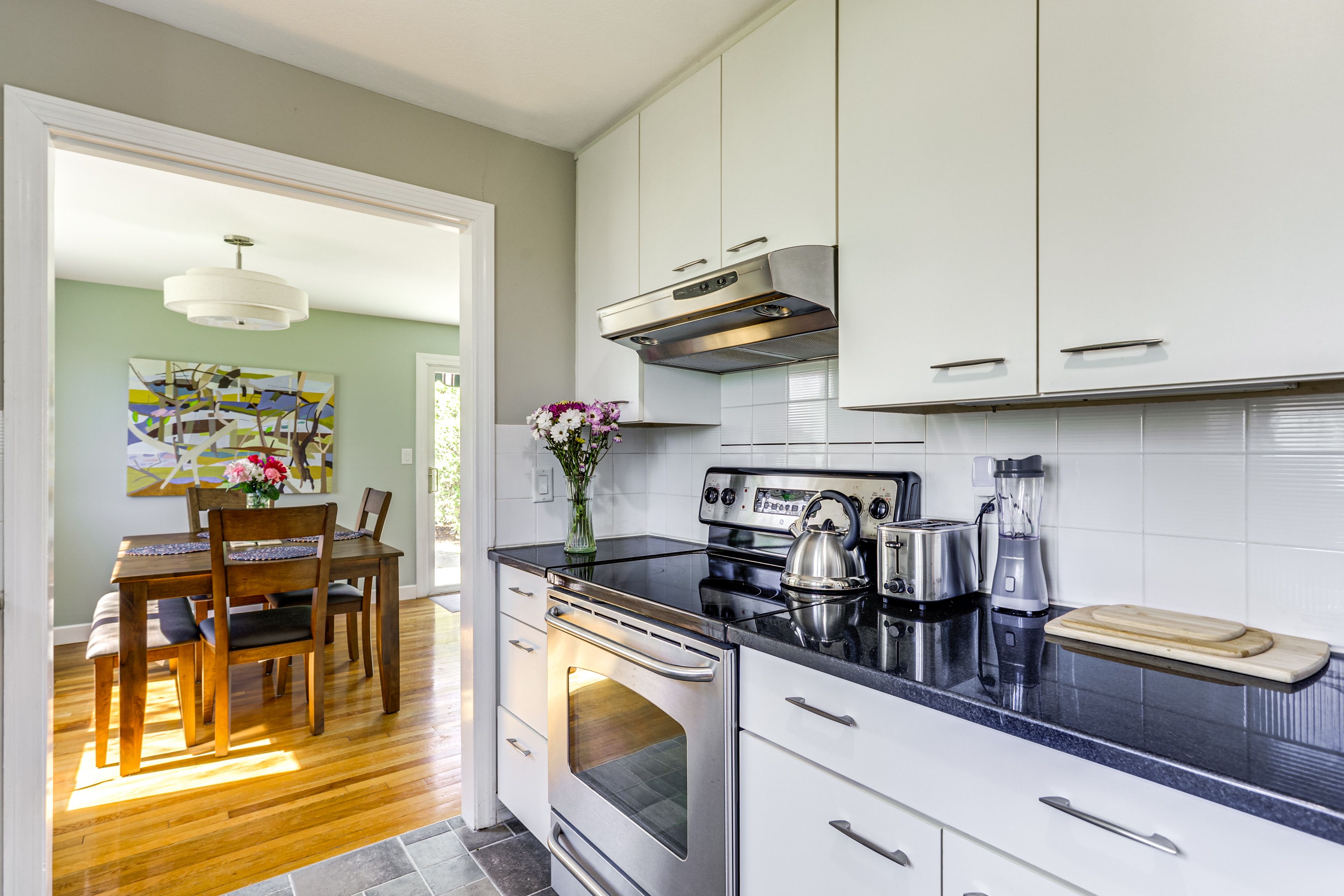 Kitchen | Dual Drip/Pod Coffee Maker | Dishwasher | Blender | 1st Floor