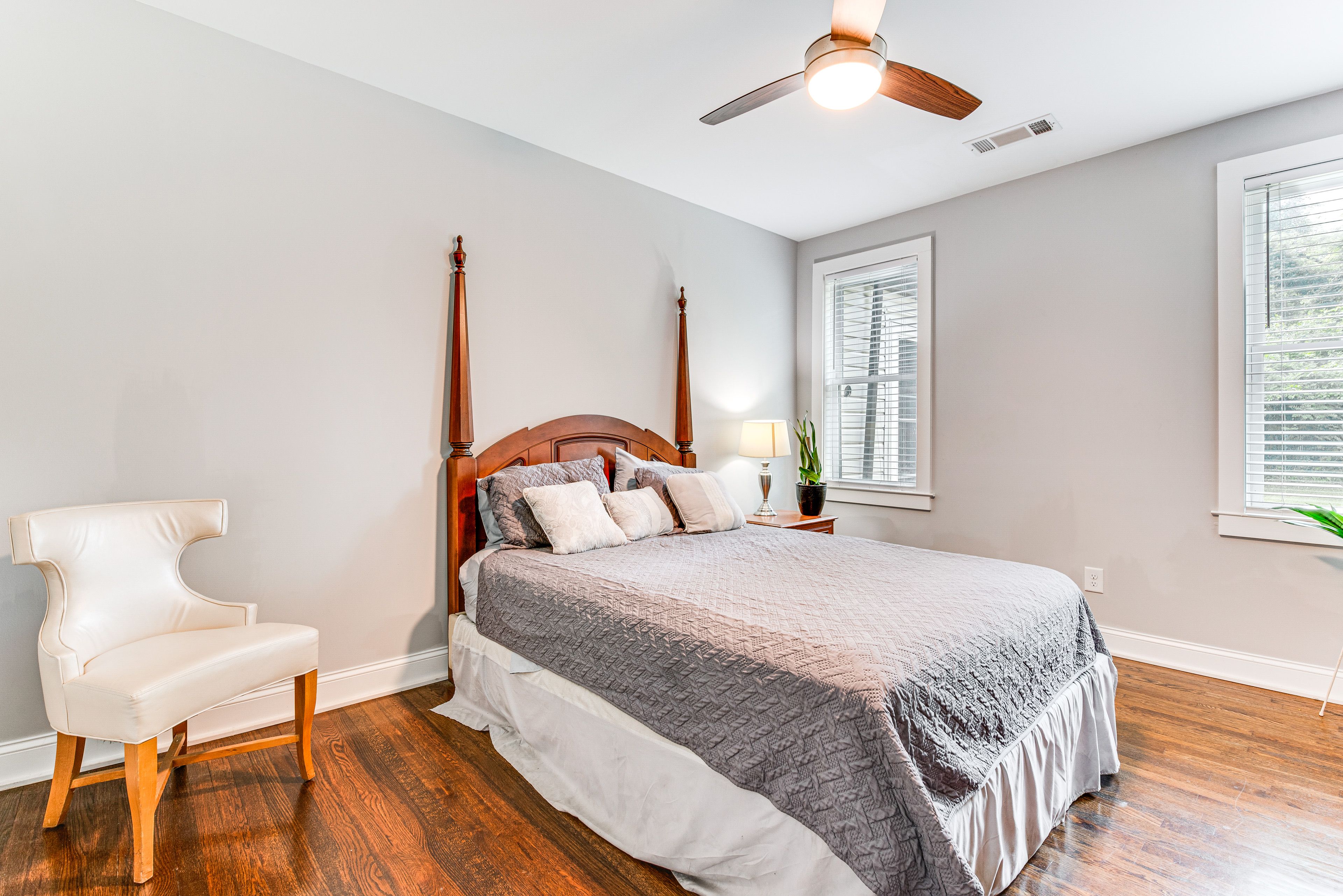 Bedroom 2 | Queen Bed | Smart TV