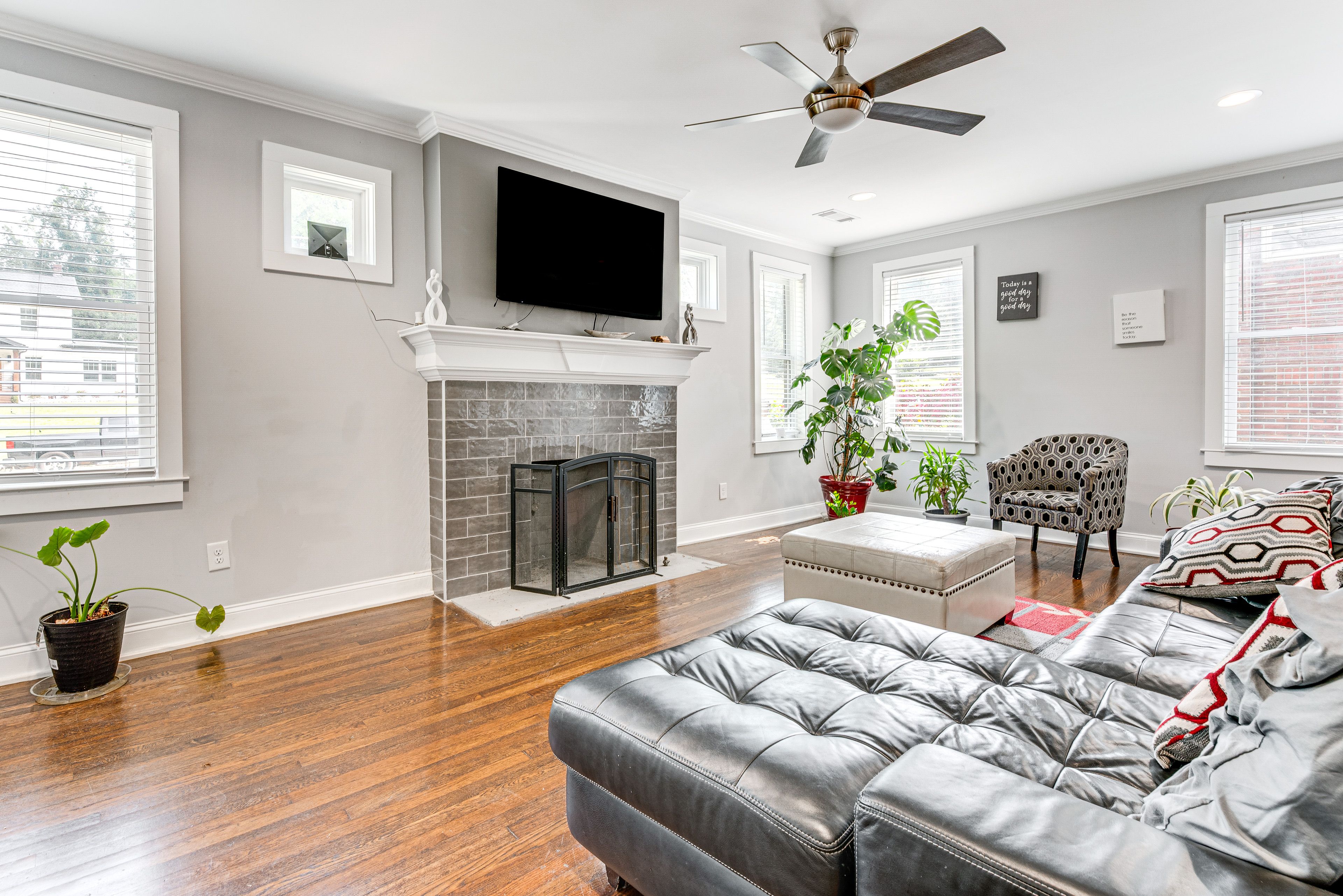 Living Room | Smart TV