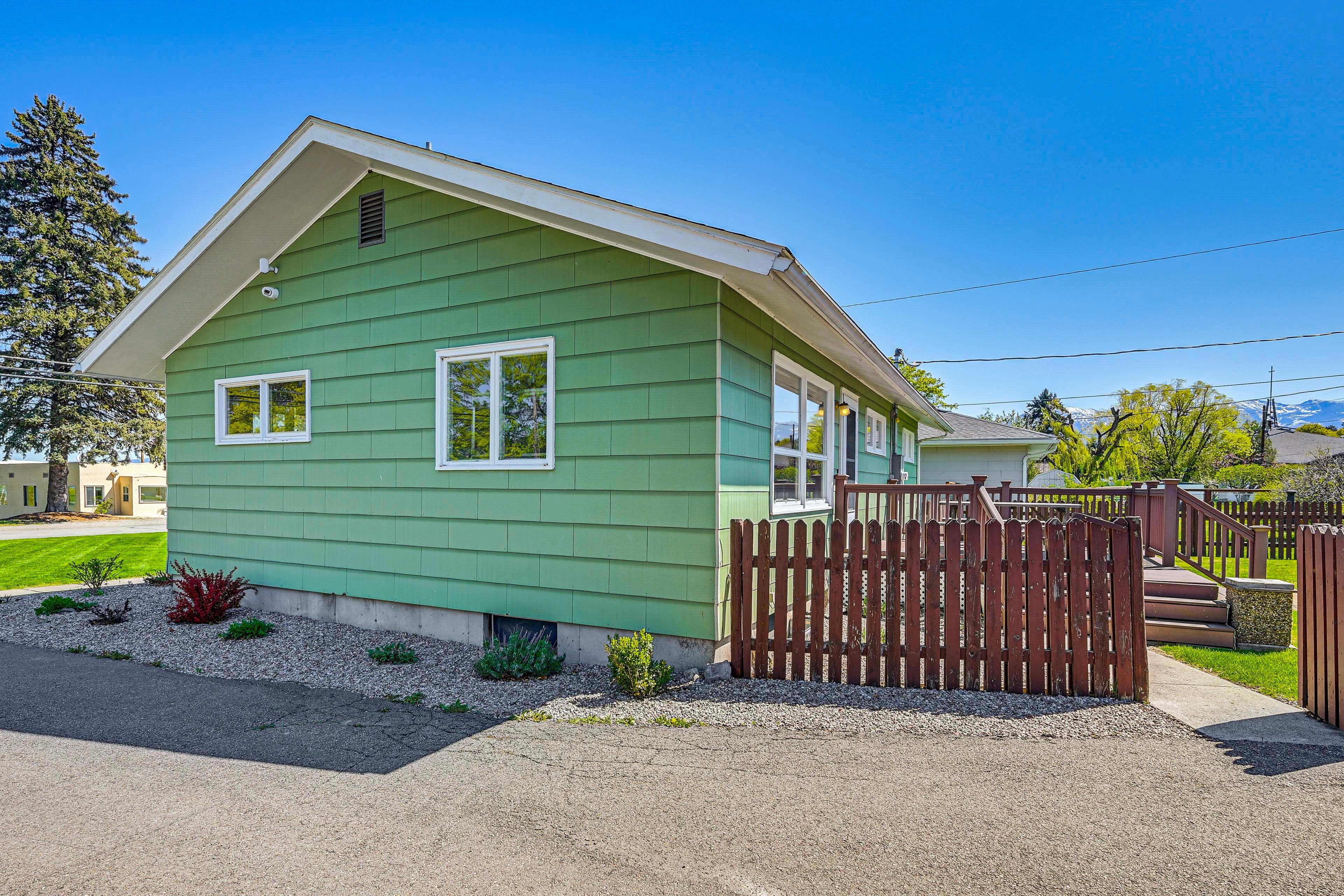 House Exterior | Mountain View
