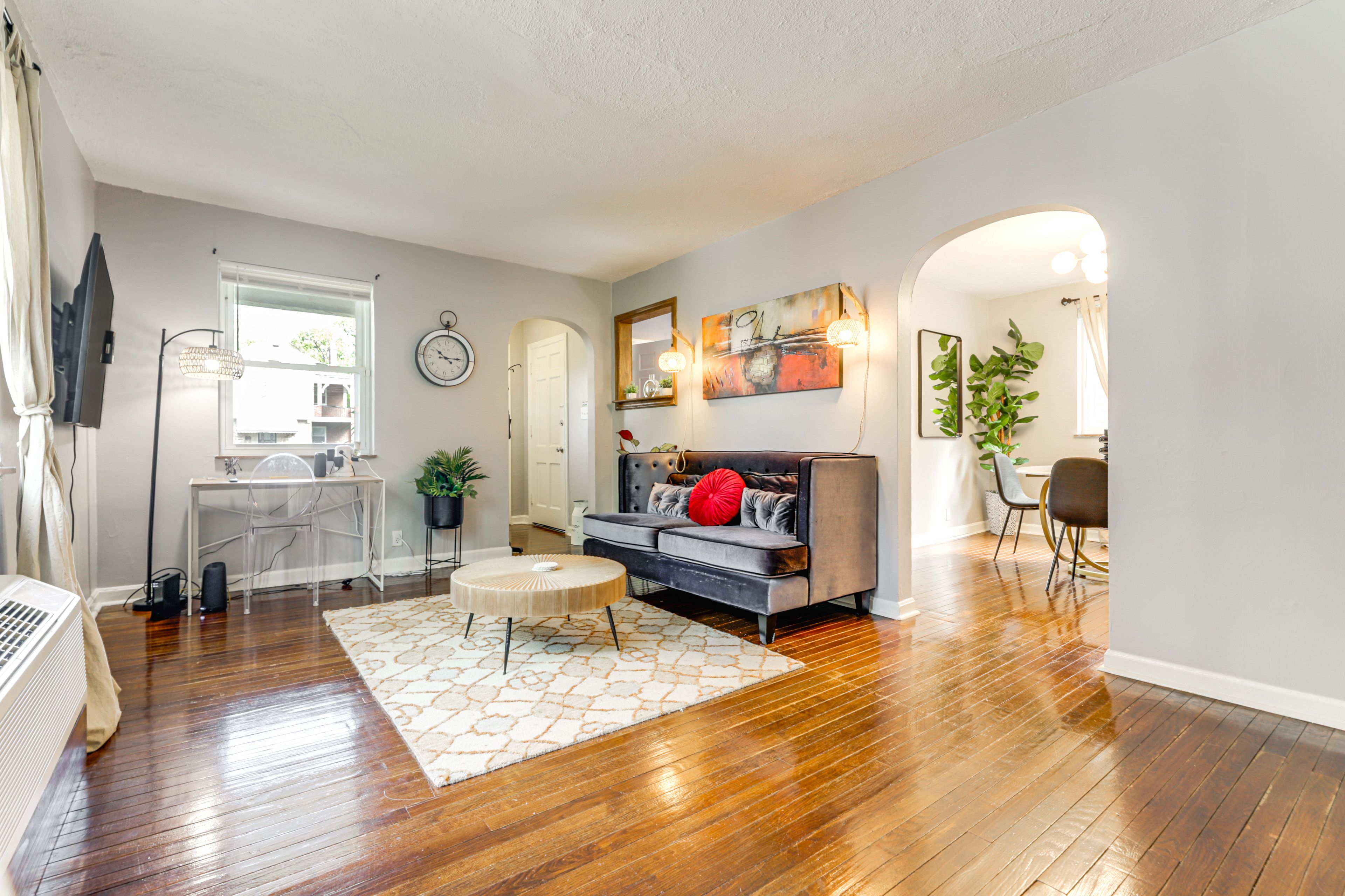 Living Room | Smart TV | Free WiFi