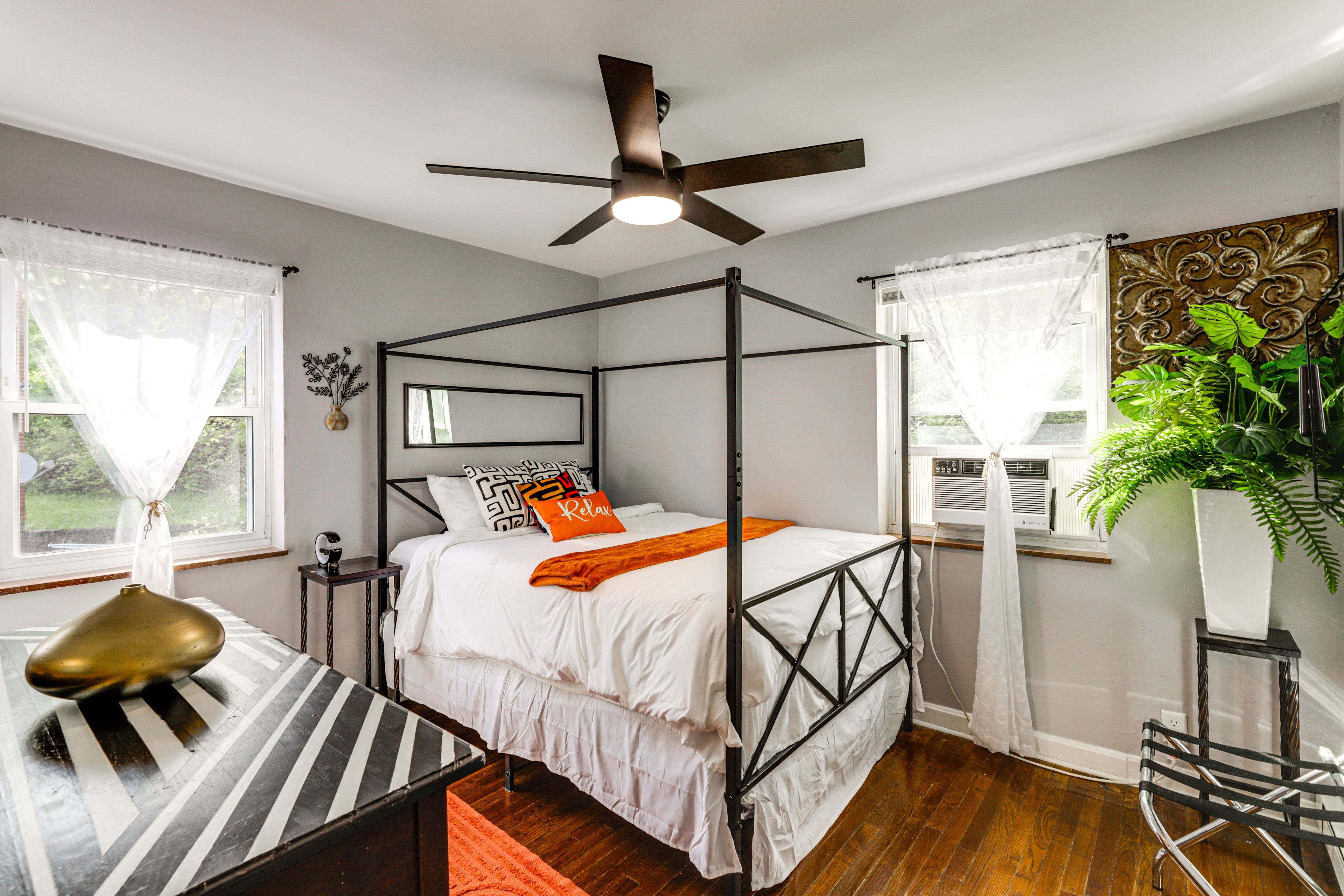 Bedroom 1 | Queen Bed | Linens Provided