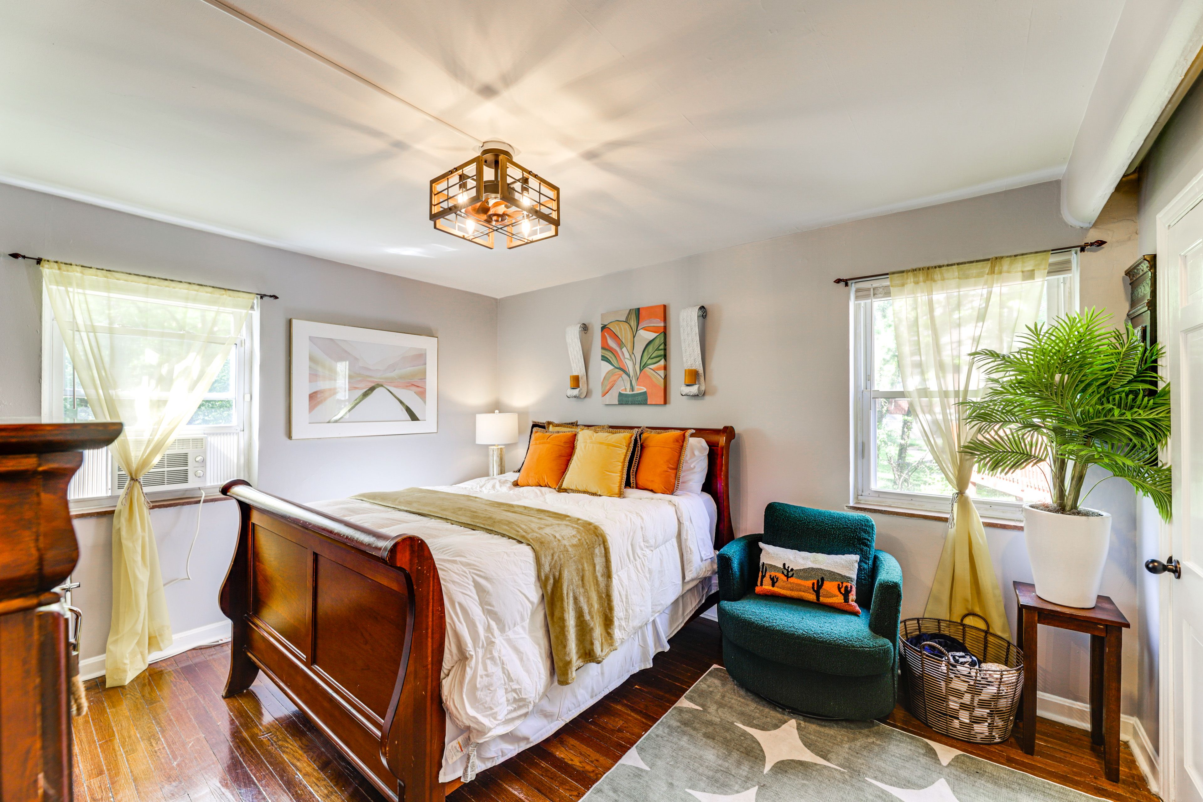 Bedroom 2 | Queen Bed