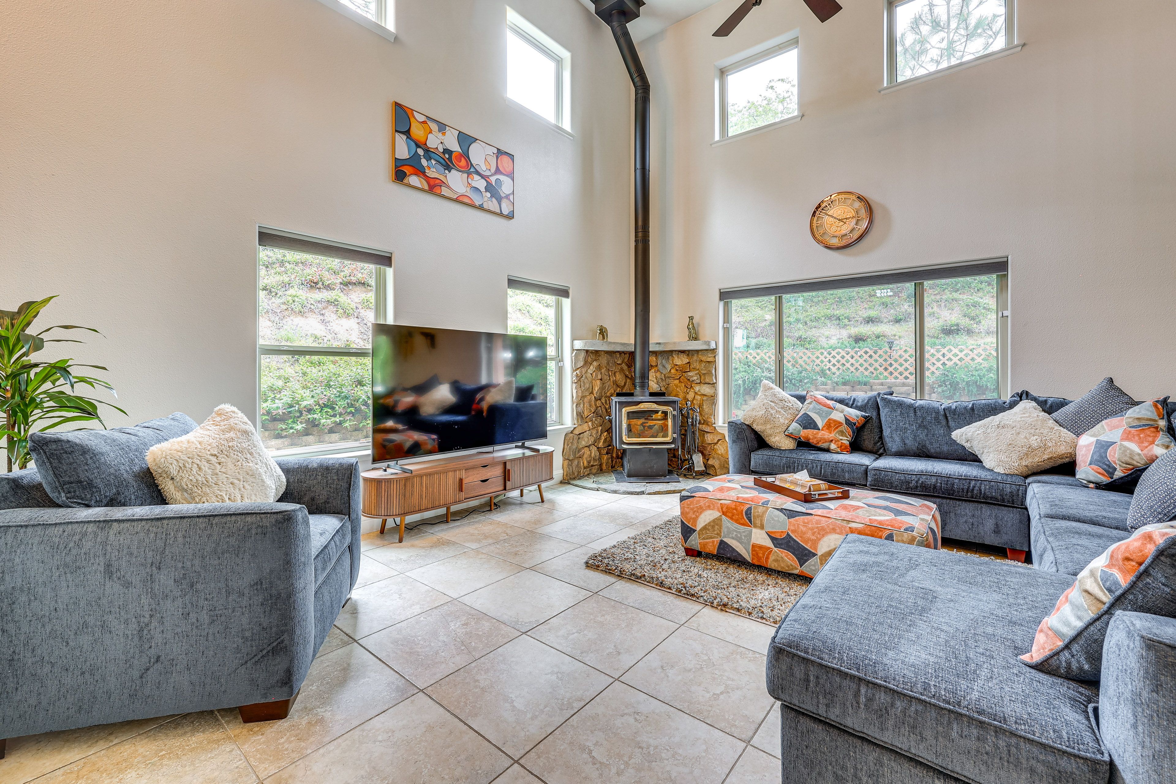 Living Room | 1st Floor | Smart TV | Central Heating & A/C | Free WiFi