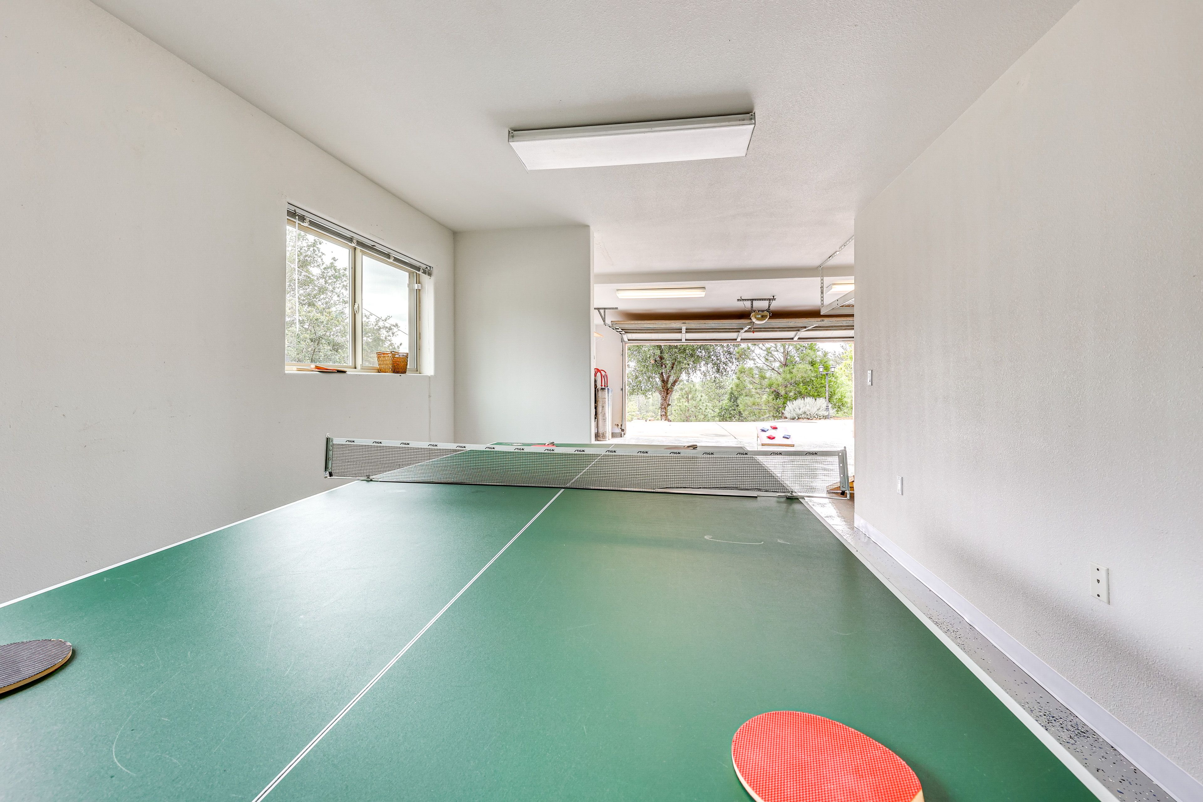 Garage | Ping-Pong Table | Cornhole