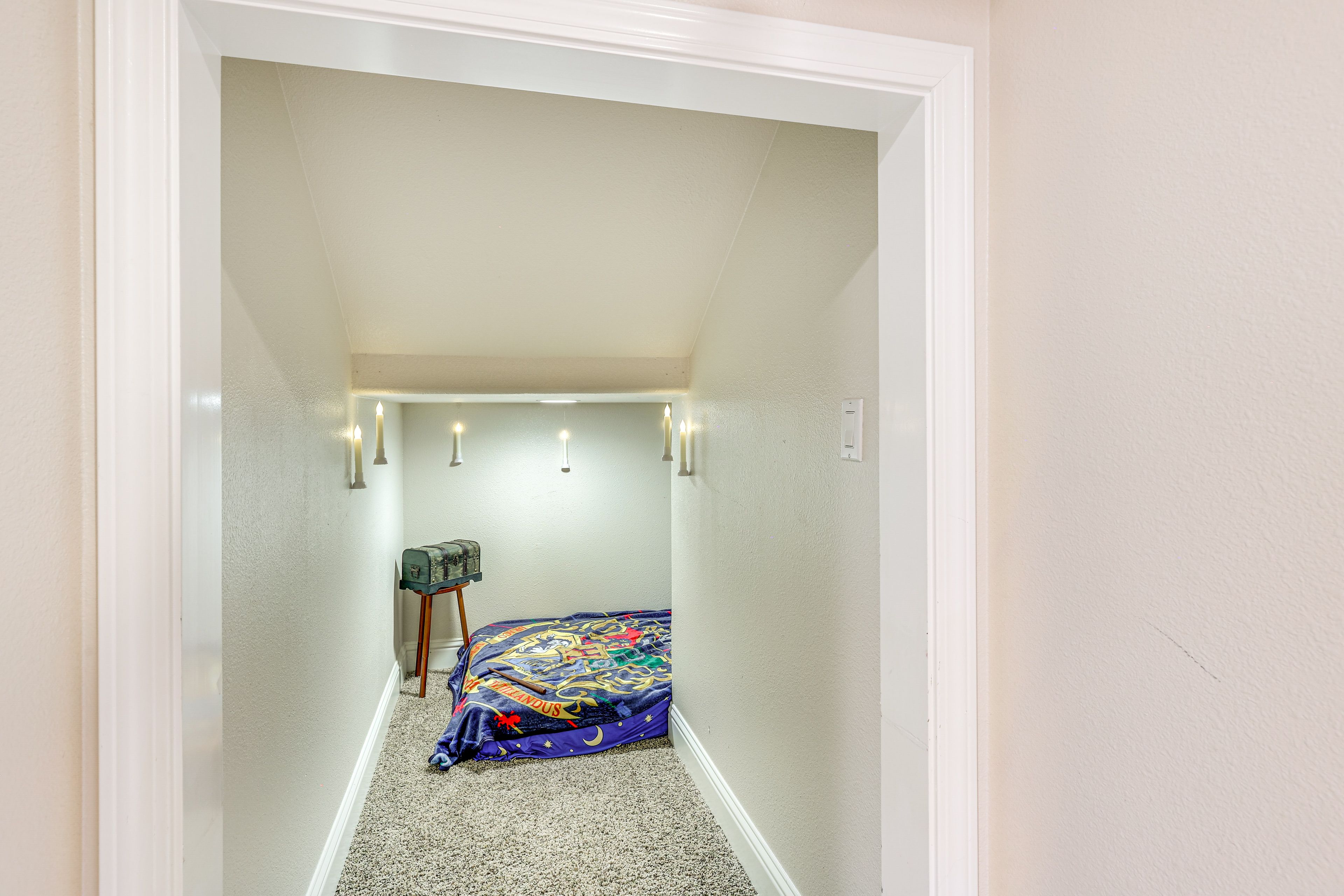 Sleeping Nook | 1st Floor | Twin Floor Mattress