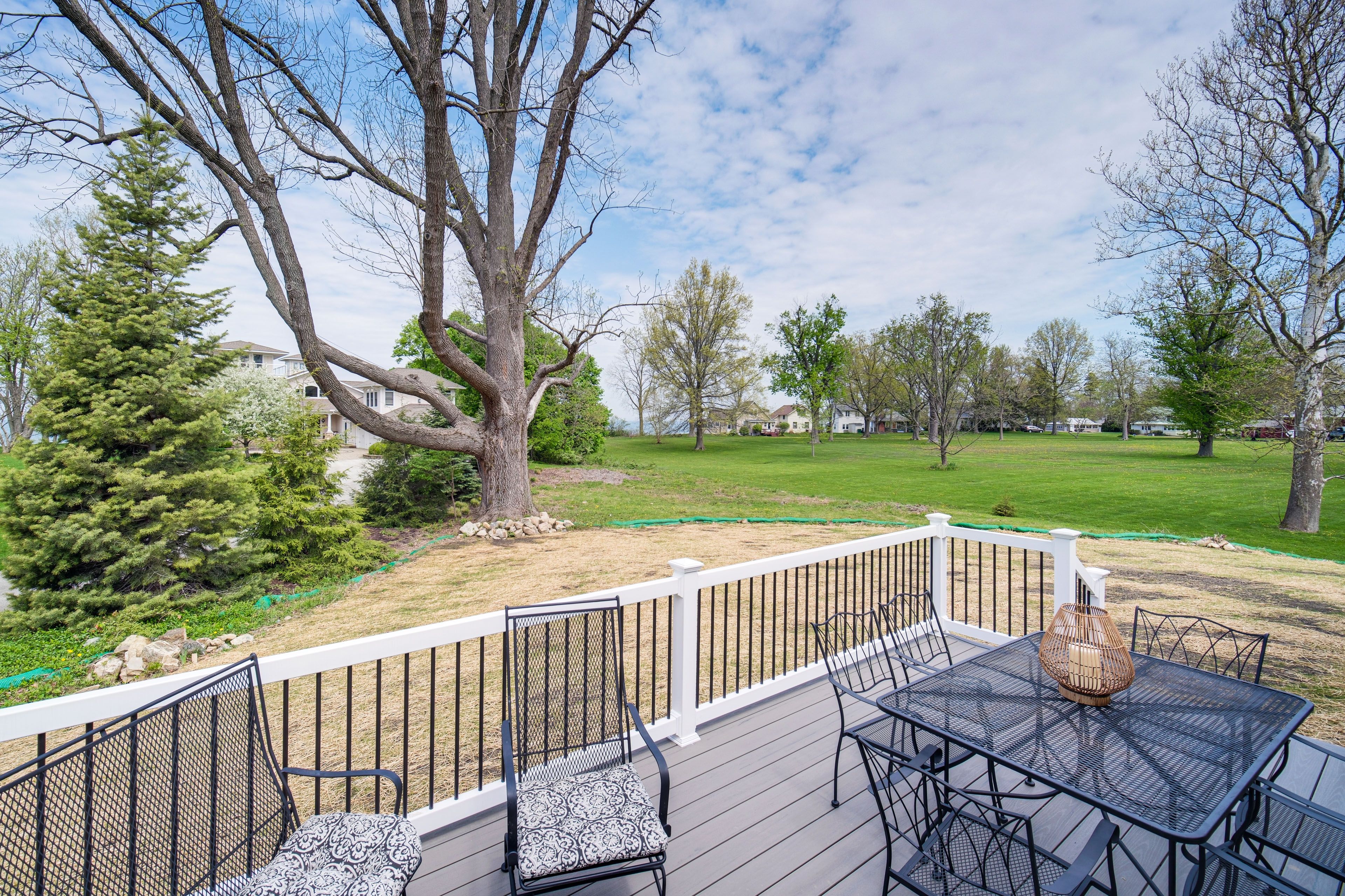 House Exterior | Furnished Deck | Dining Area | Gas Grill | Private Yard