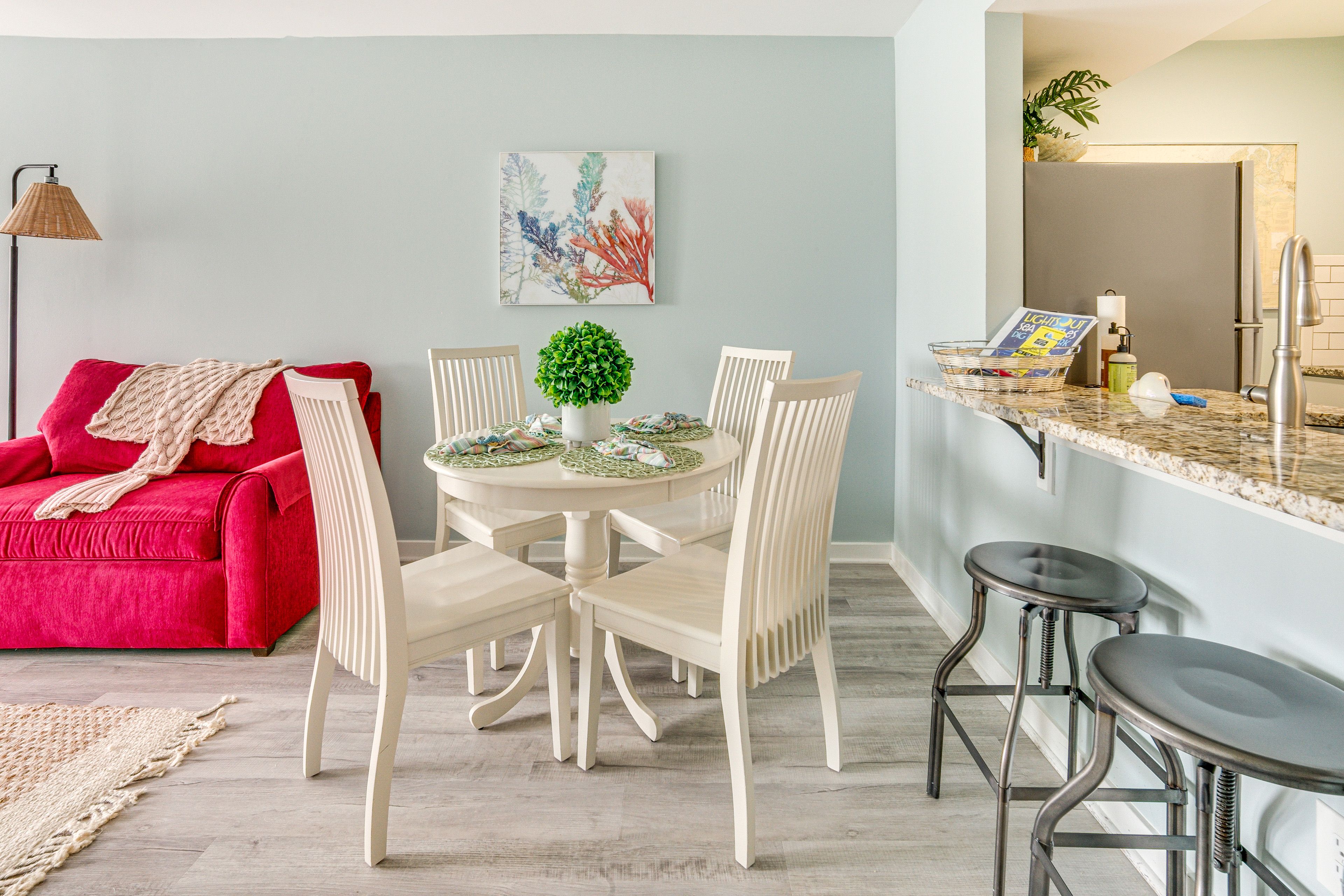 Dining Area | Dishware & Flatware | Central A/C & Heat