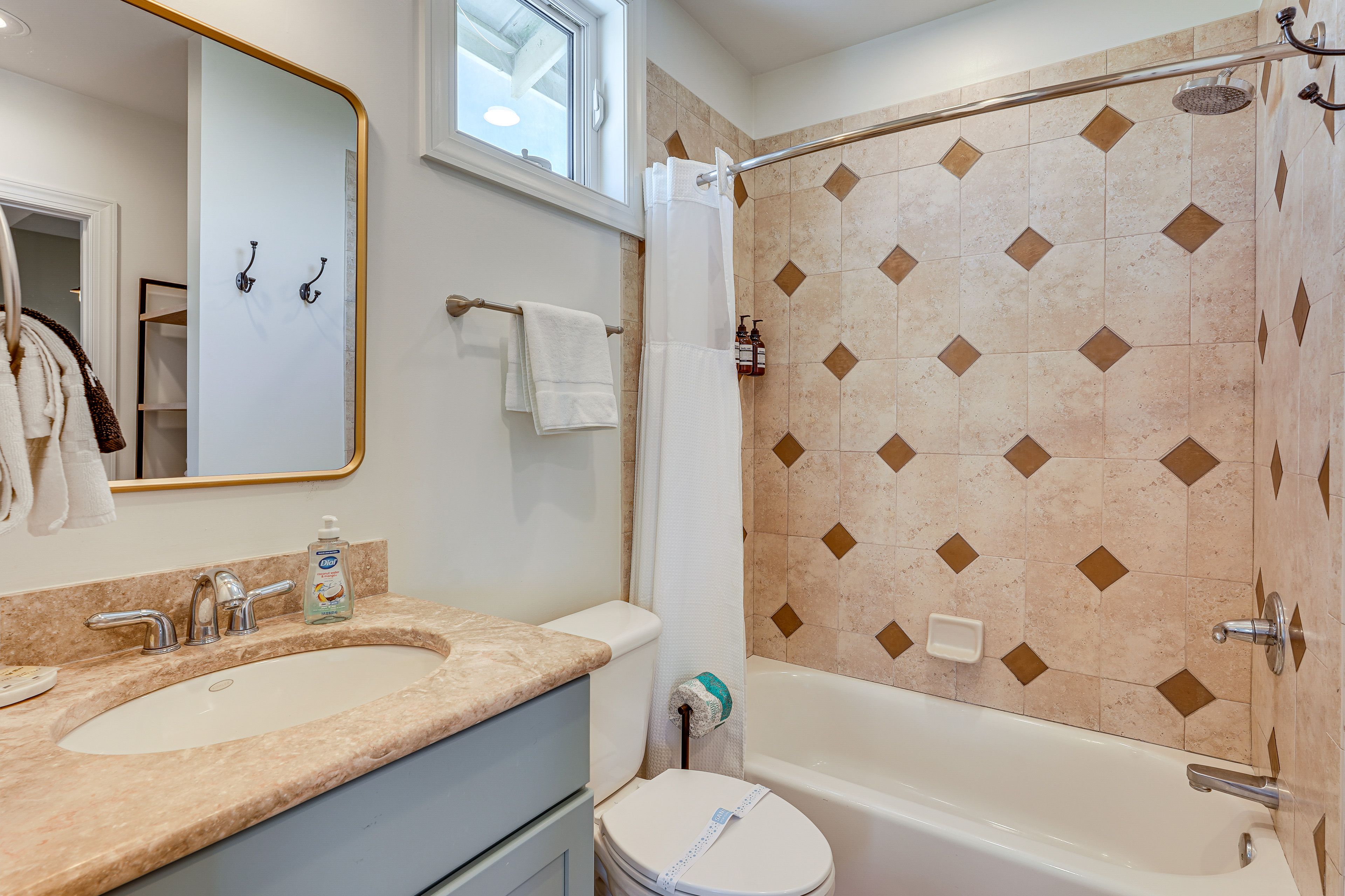 En-Suite Bathroom | 2nd Floor