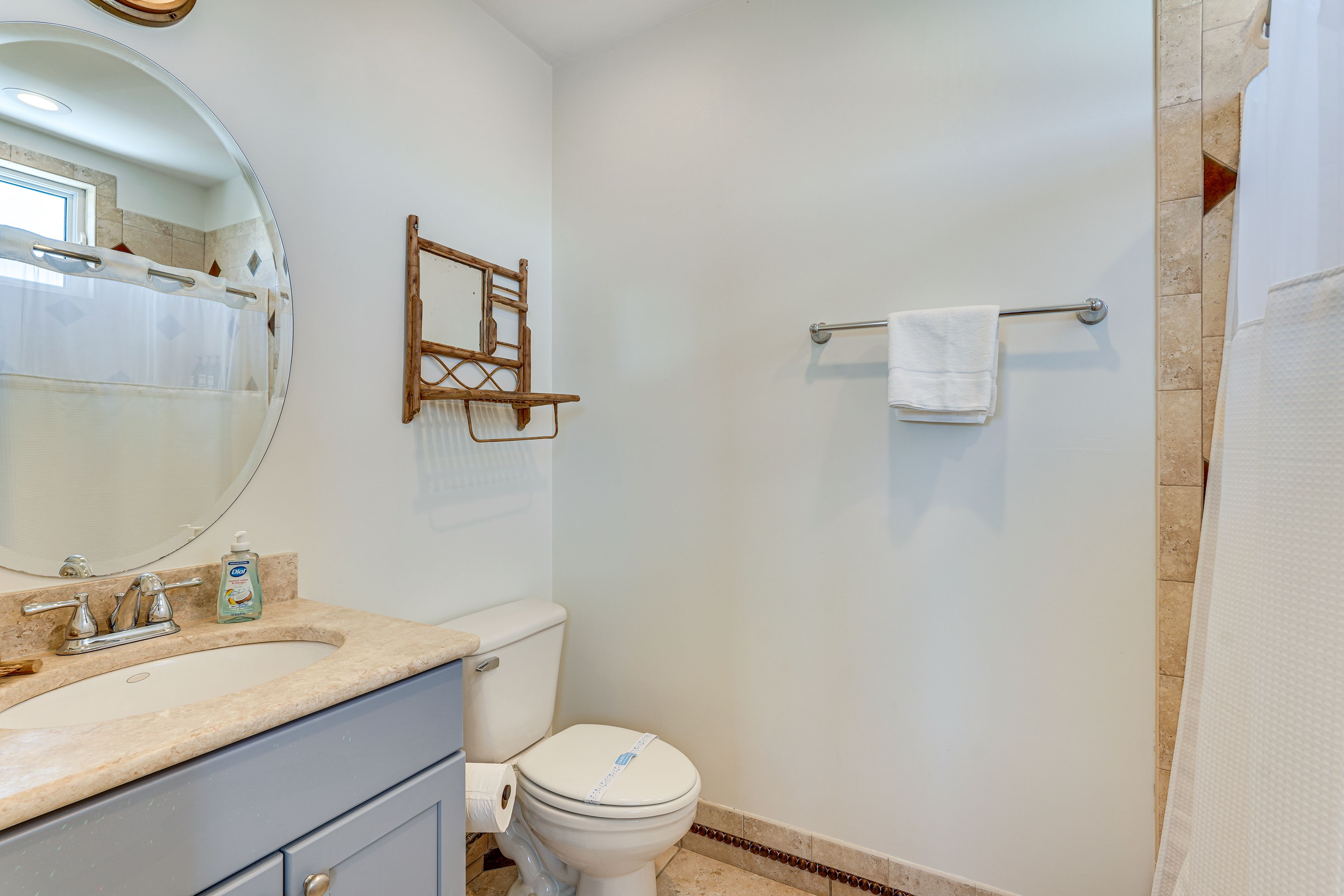 En-Suite Bathroom | 2nd Floor