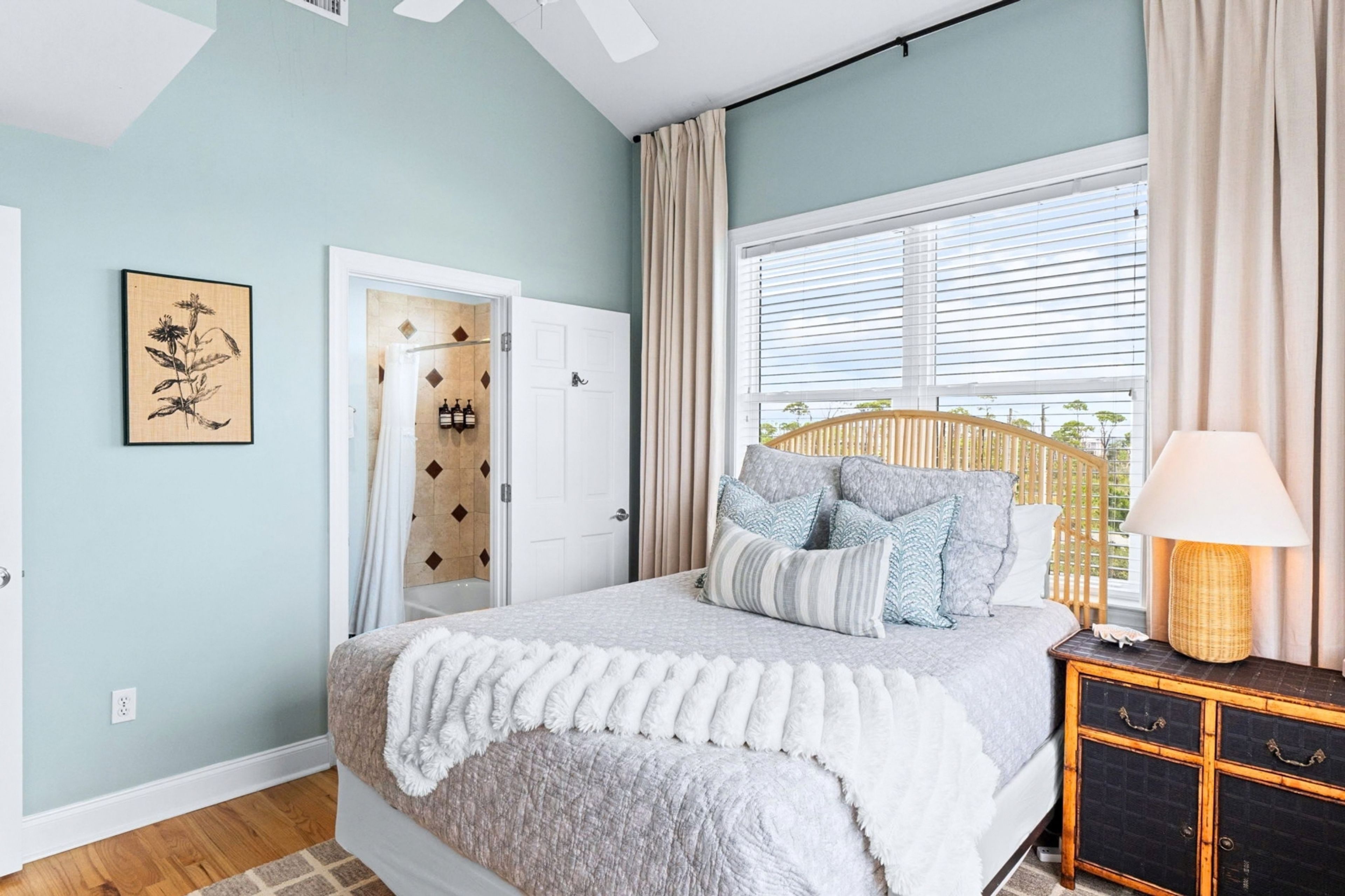 Bedroom 4 | 2nd Floor | Queen Bed