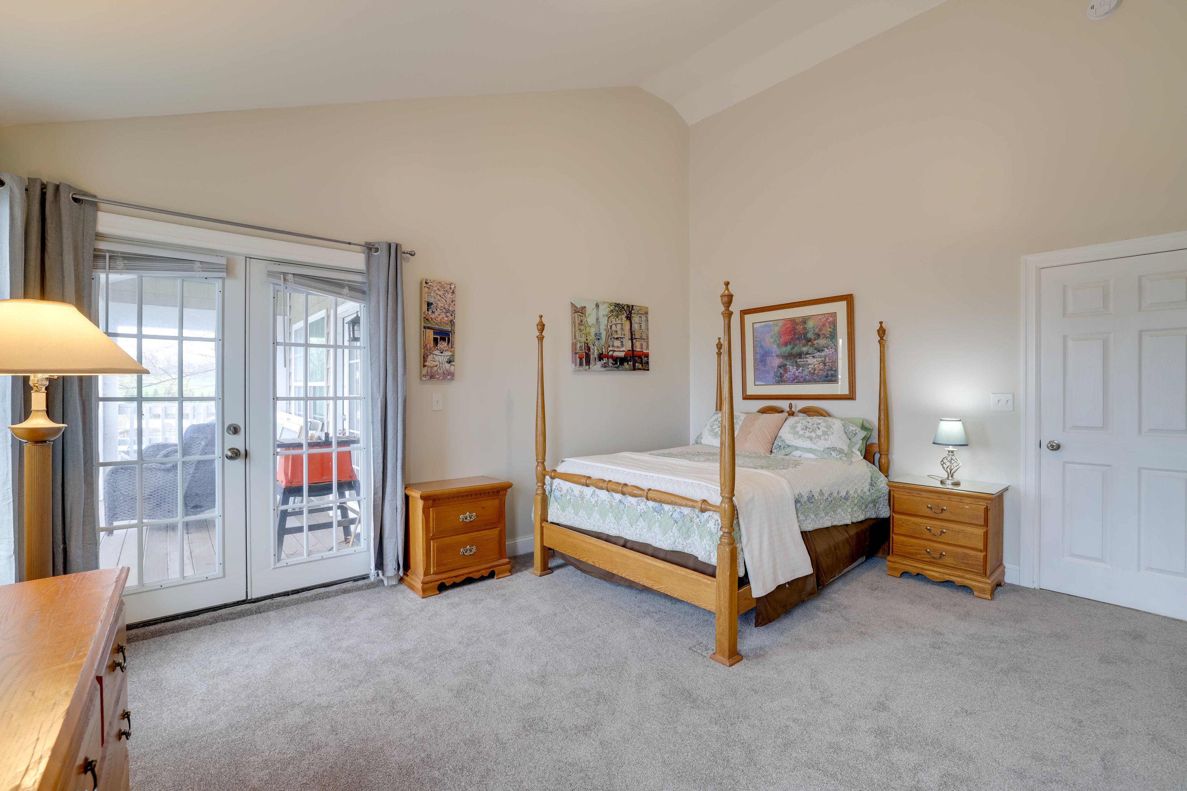 Bedroom 2 | 2nd Floor | Queen Bed | Linens Provided