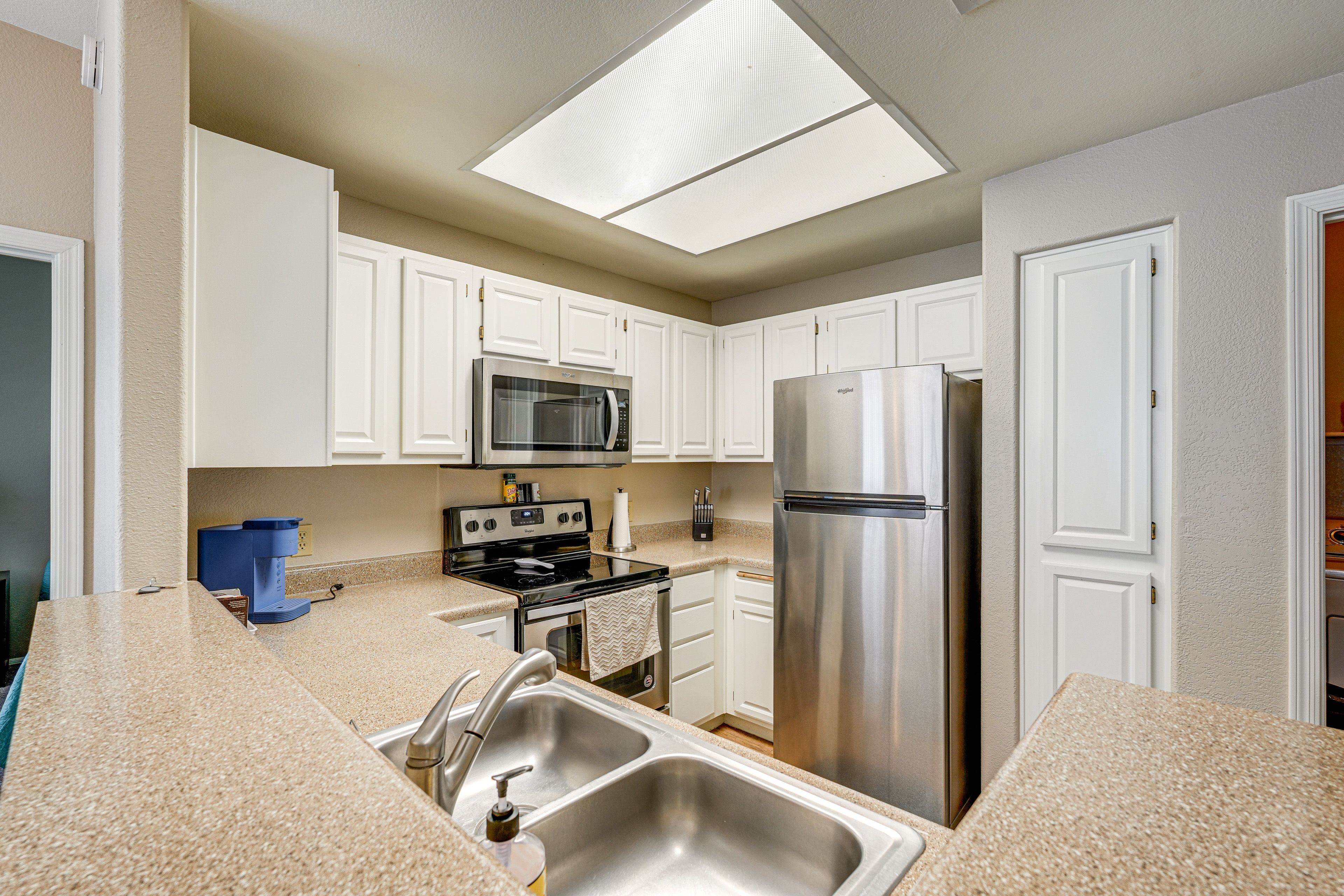 Kitchen | Keurig Coffee Maker | Dishwasher | Cooking Basics | Toaster
