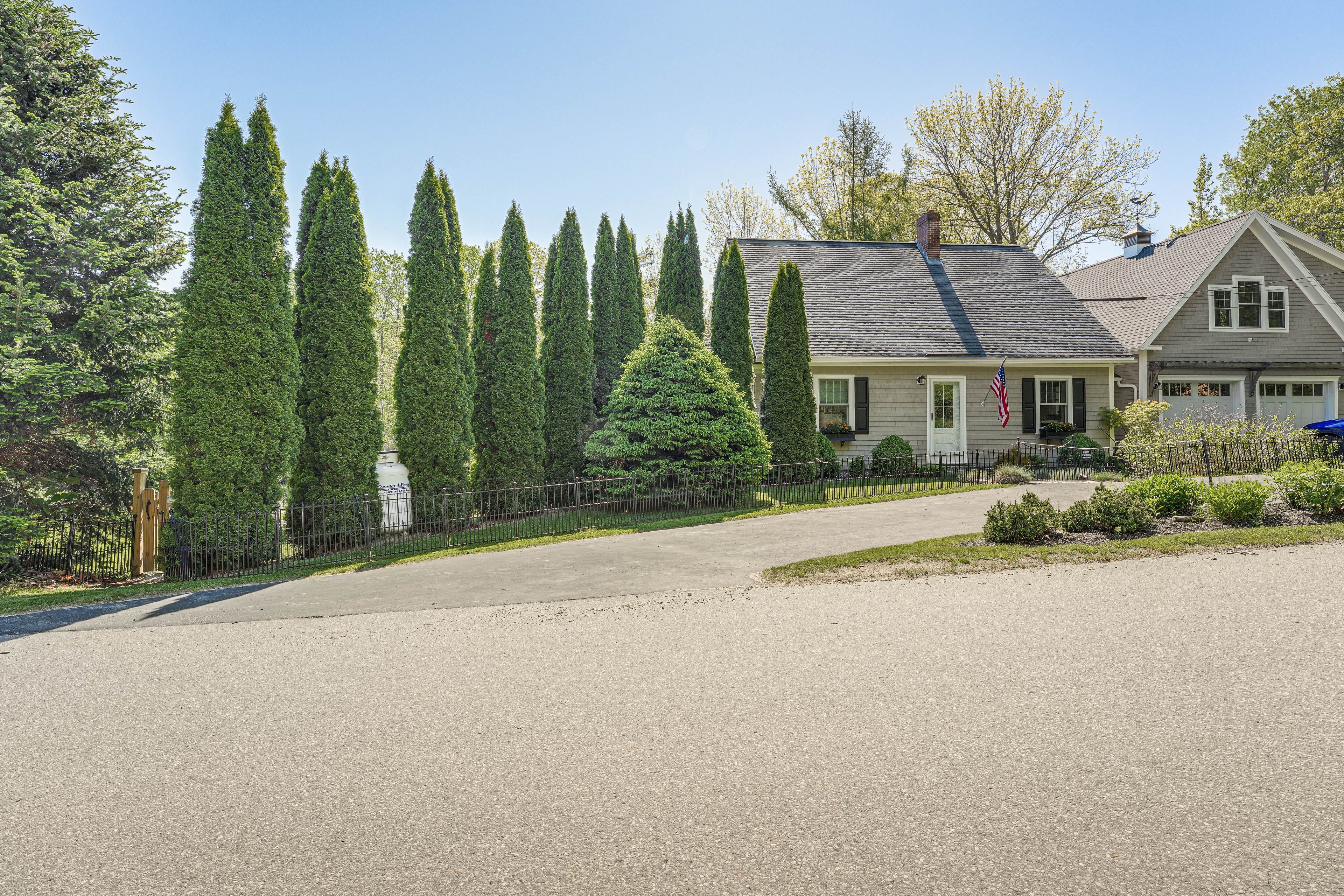 Parking | Driveway (1 Vehicle)